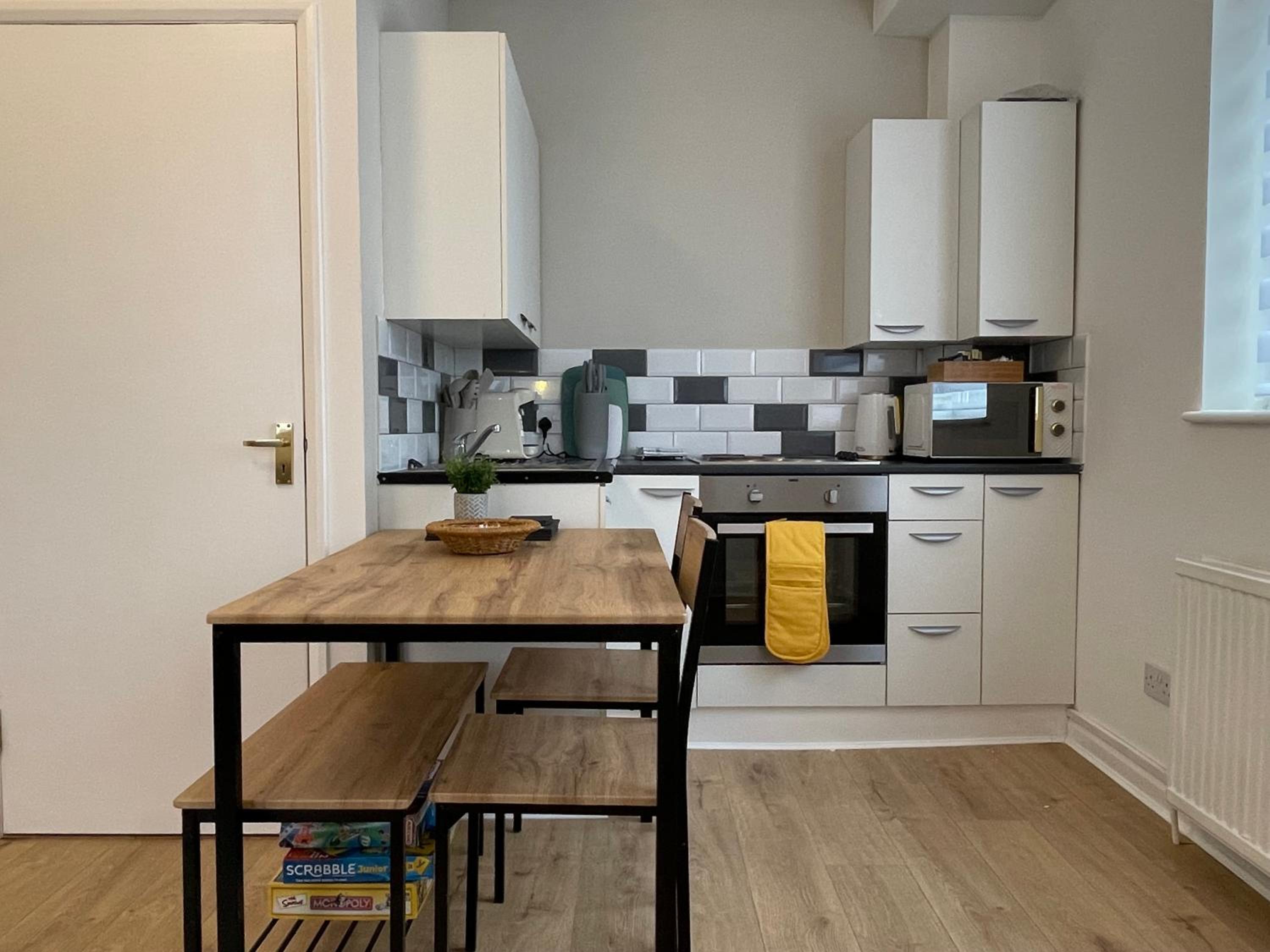 Cosy Modern Apartment by Bournemouth Station