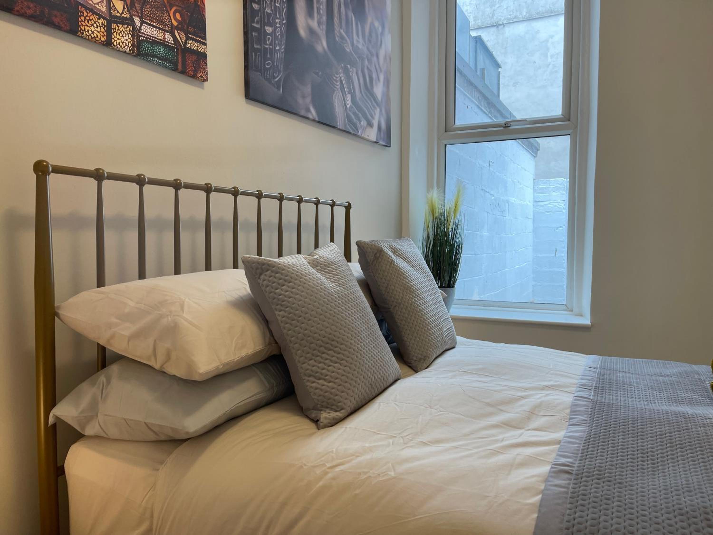 Cosy Modern Apartment by Bournemouth Station