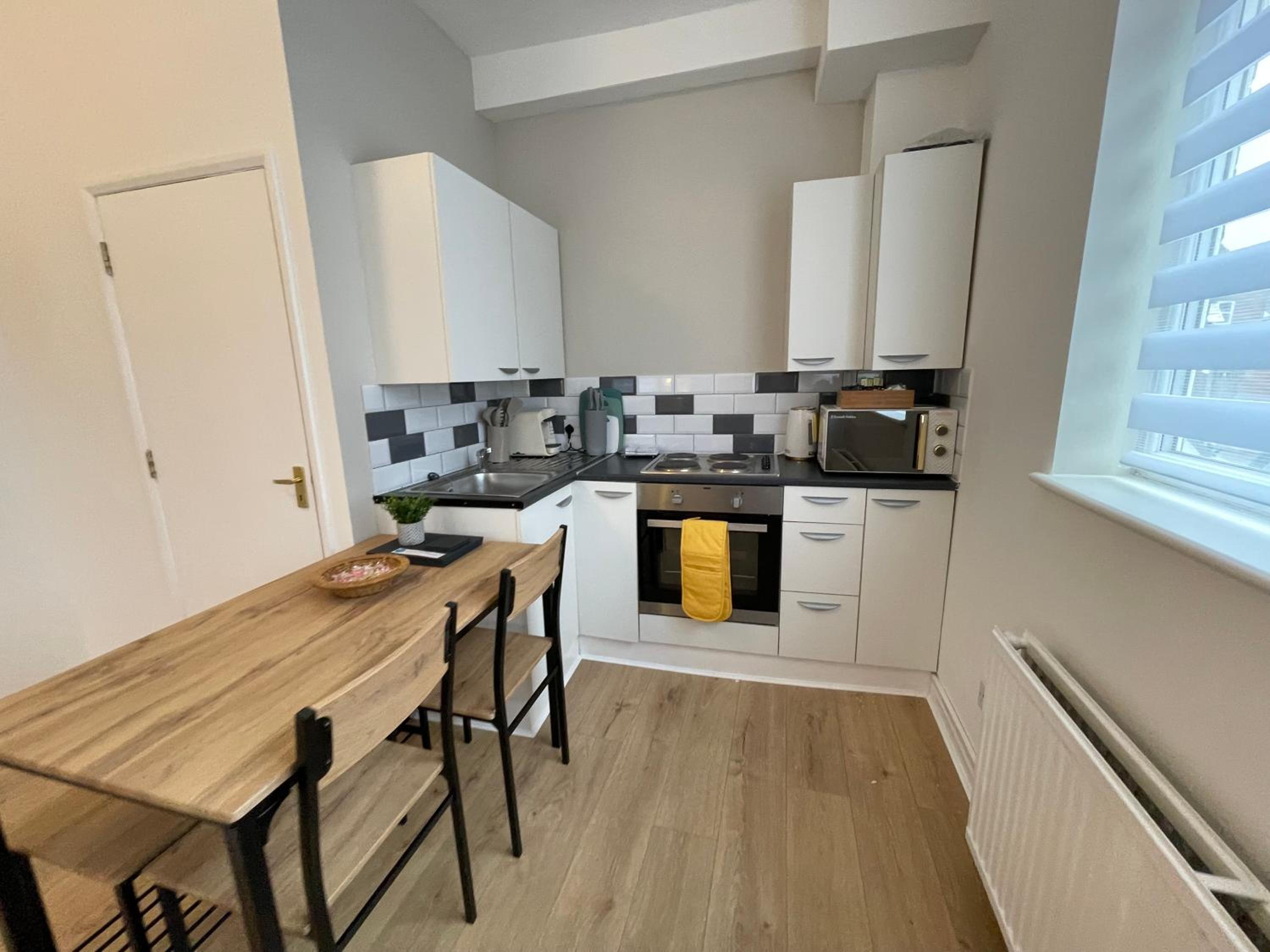 Cosy Modern Apartment by Bournemouth Station
