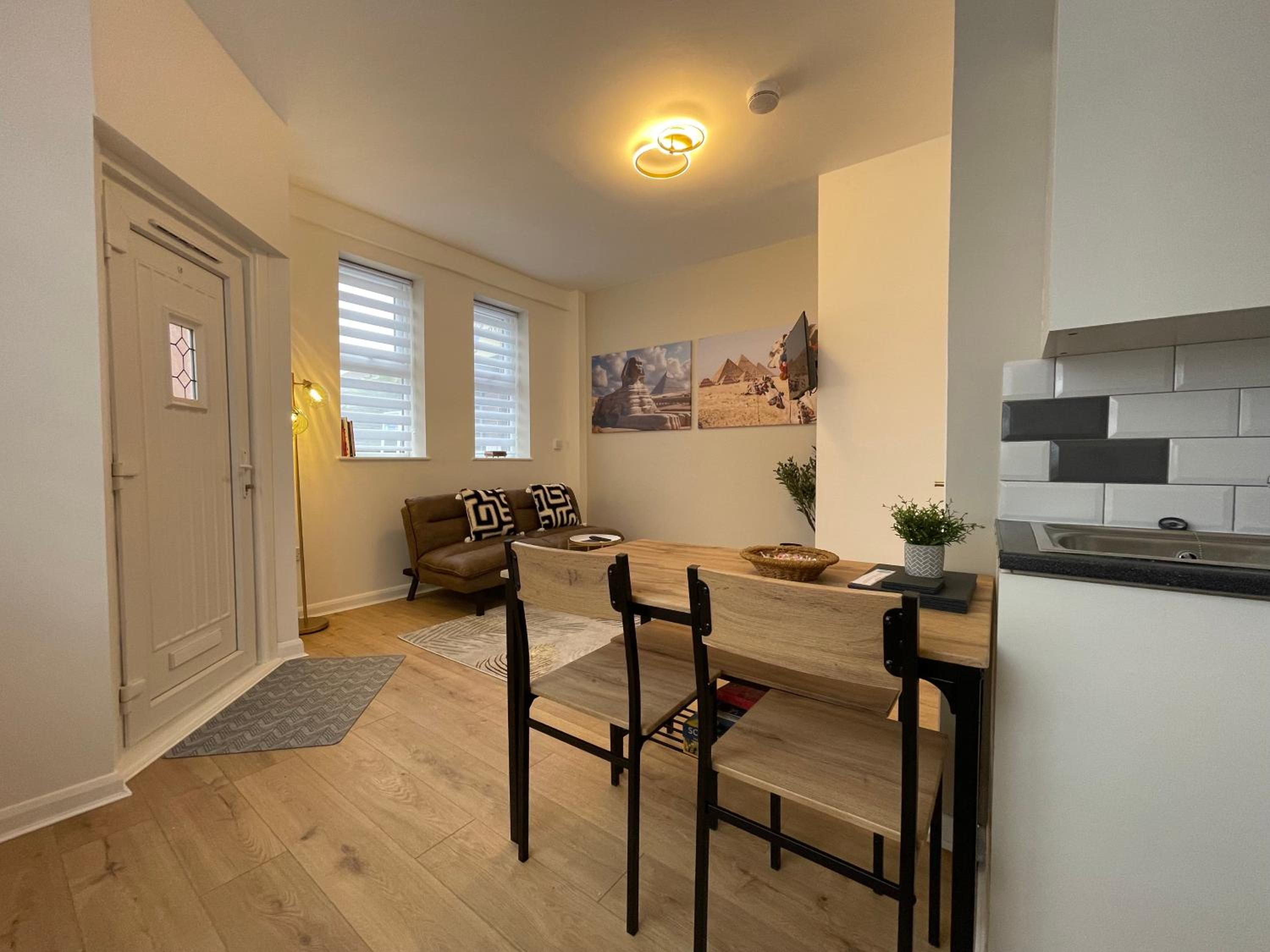 Cosy Modern Apartment by Bournemouth Station