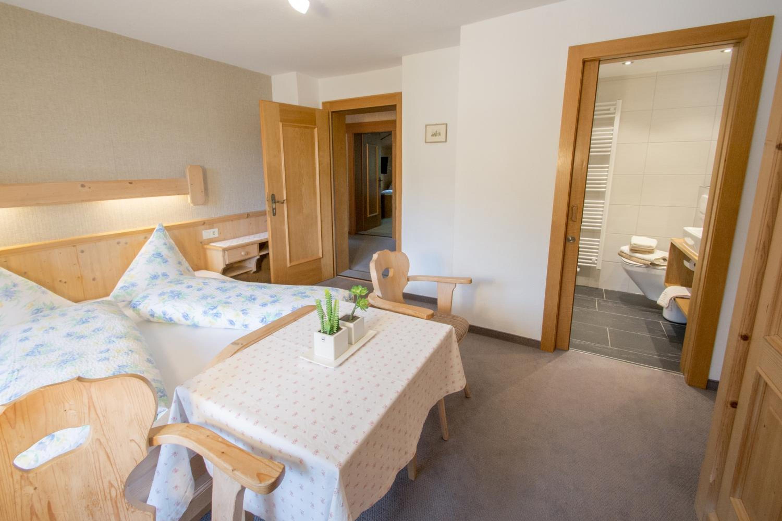 Ferienwohnung Pension Tirol