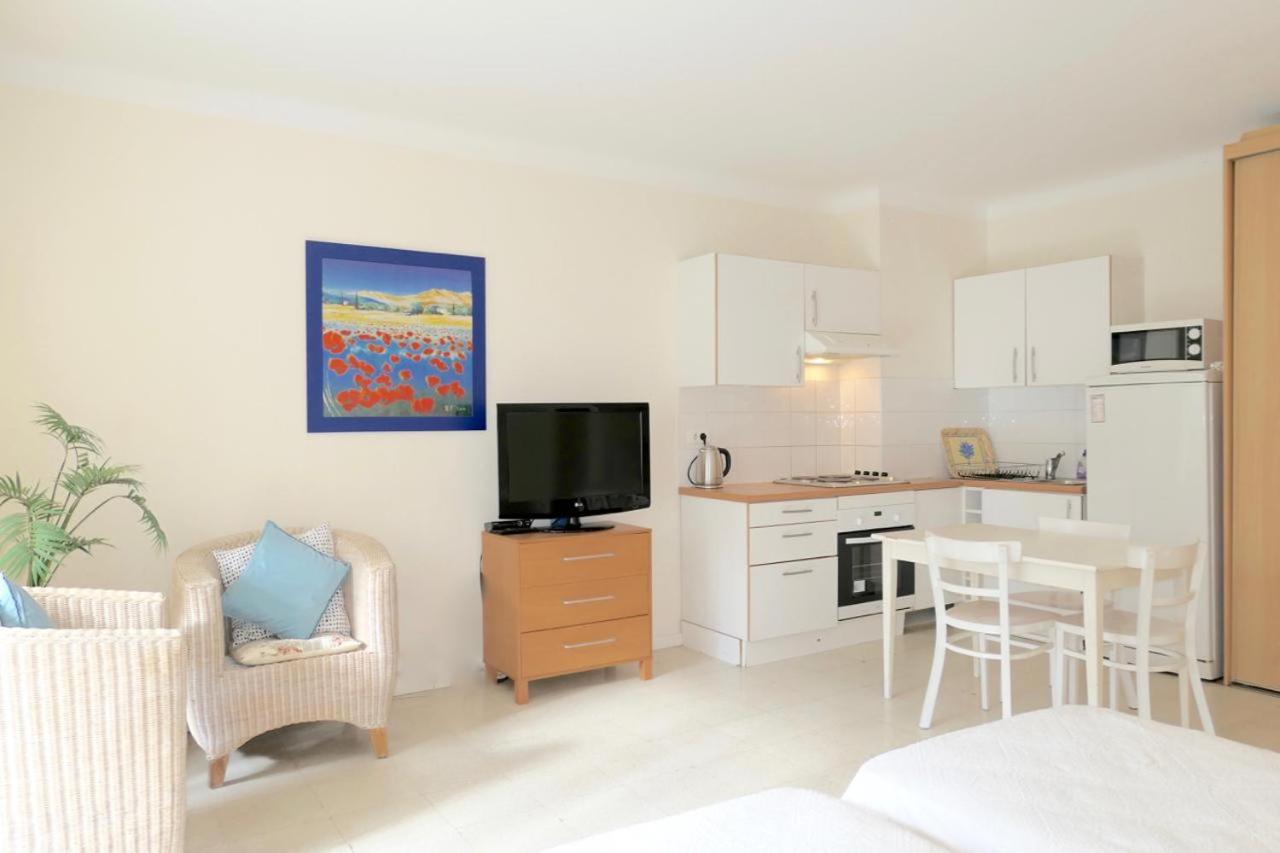 Spacious Studio Apartment Near The Beach - 2313