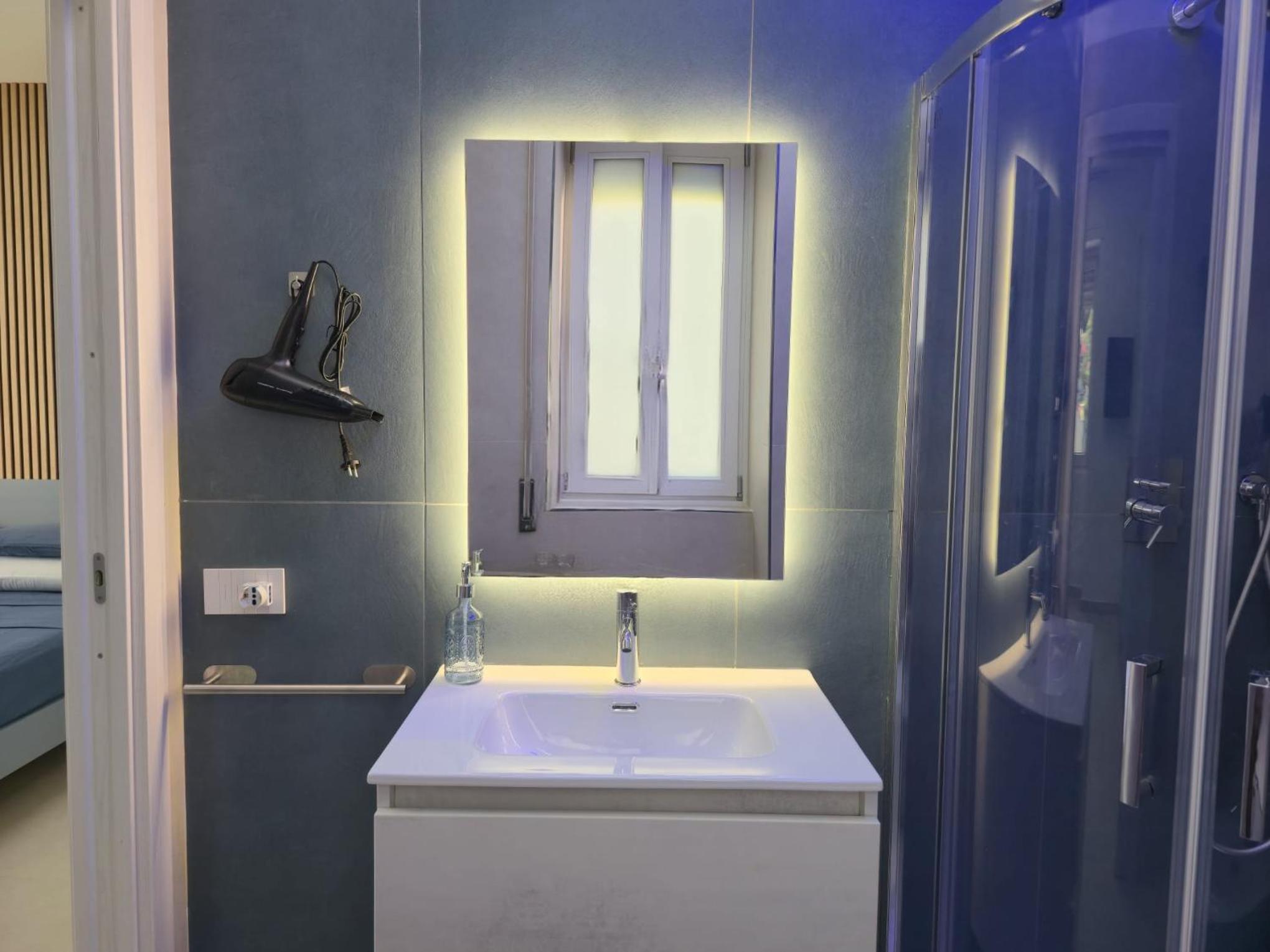 Casa Ginevra Lusso fronte mare con posto auto