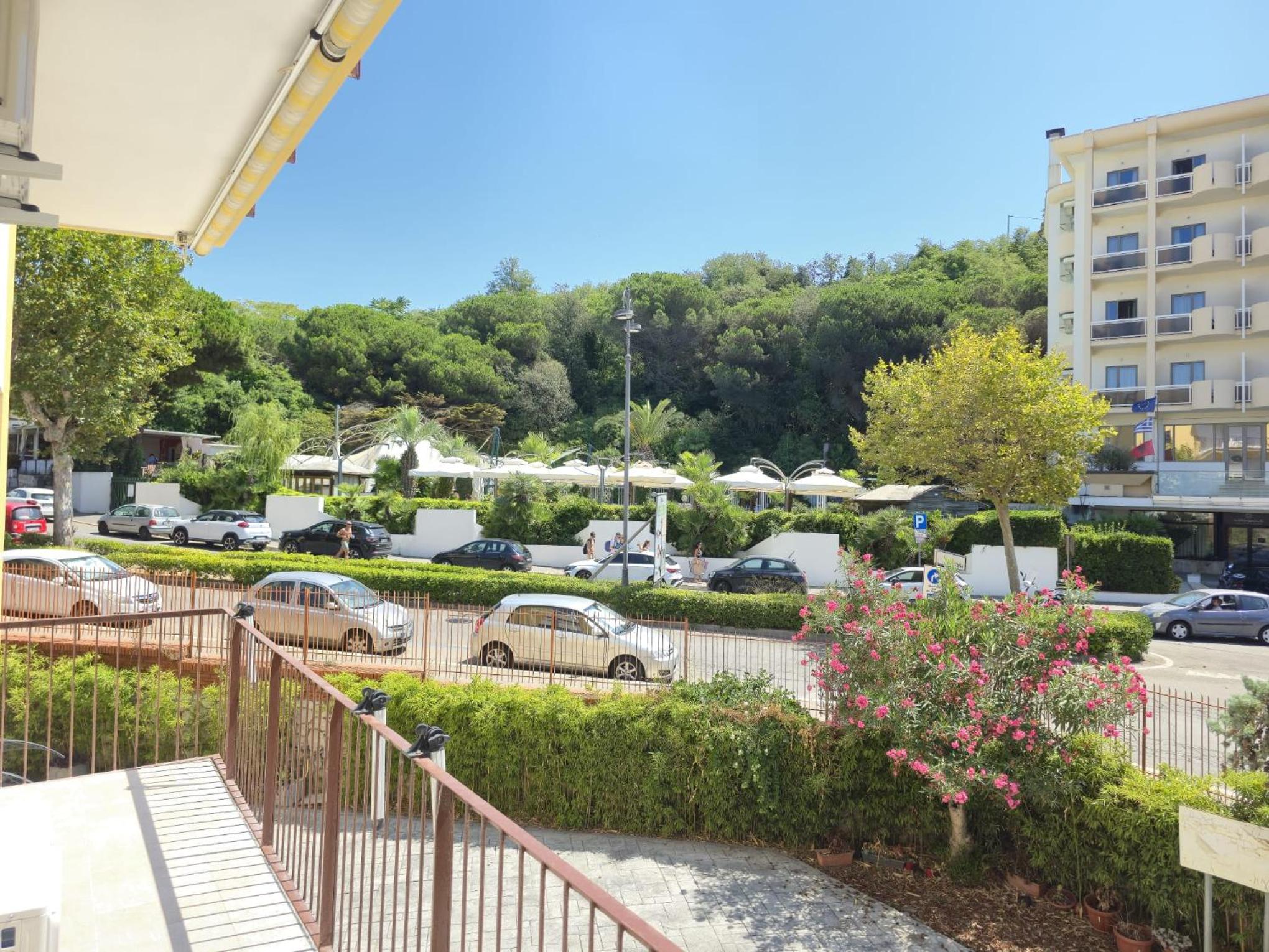 Casa Ginevra Lusso fronte mare con posto auto