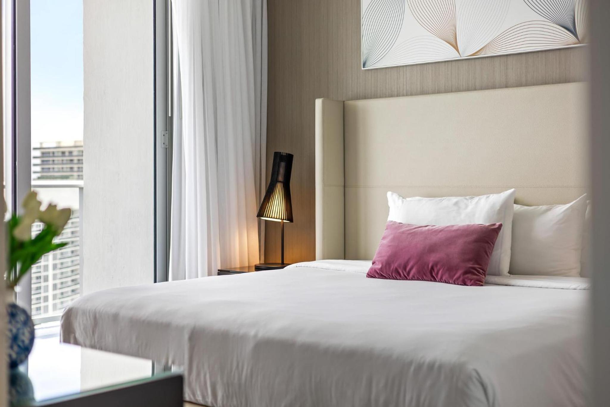 5-BR Retreat Resort & Valet Included 14 Guests