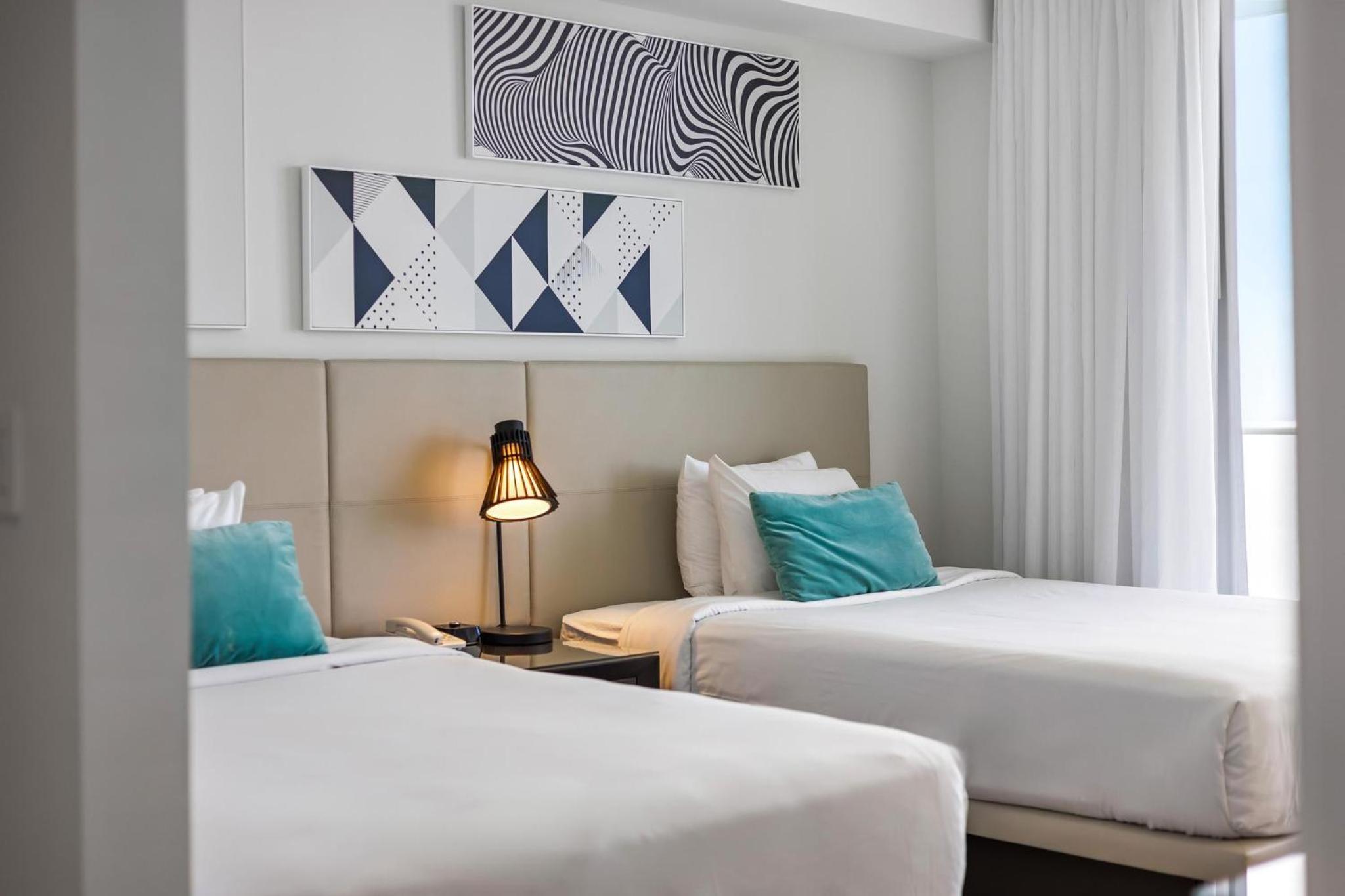 5-BR Retreat Resort & Valet Included 14 Guests