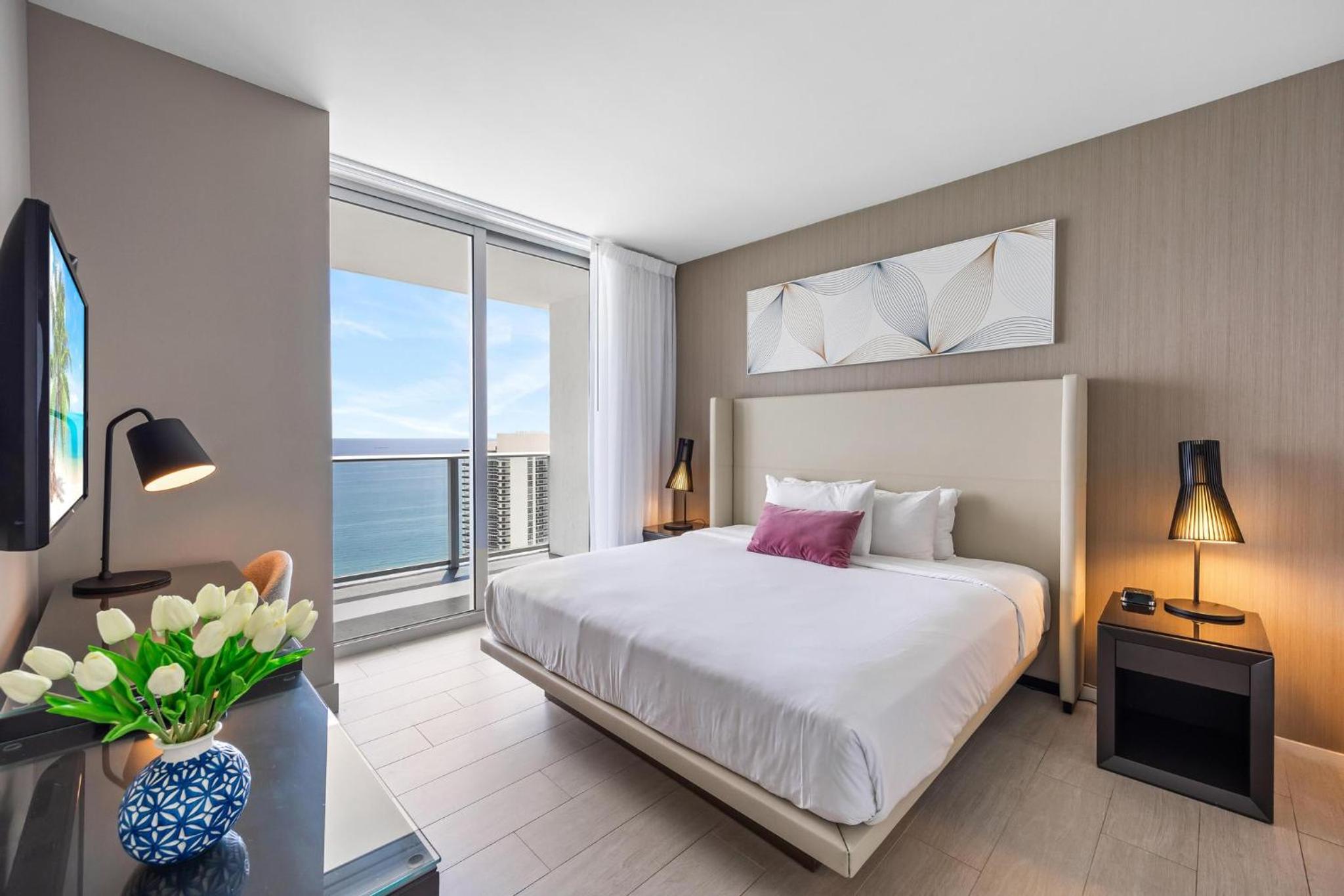 5-BR Retreat Resort & Valet Included 14 Guests