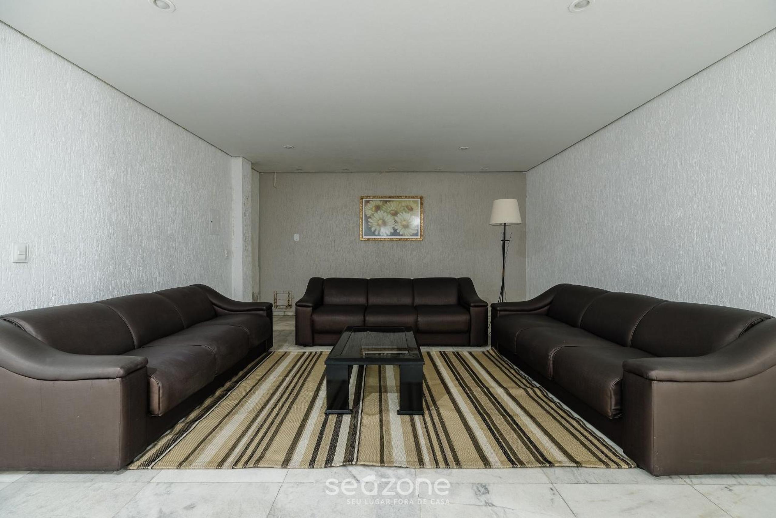 Apartments 400 m from the Beach in BC - CEV