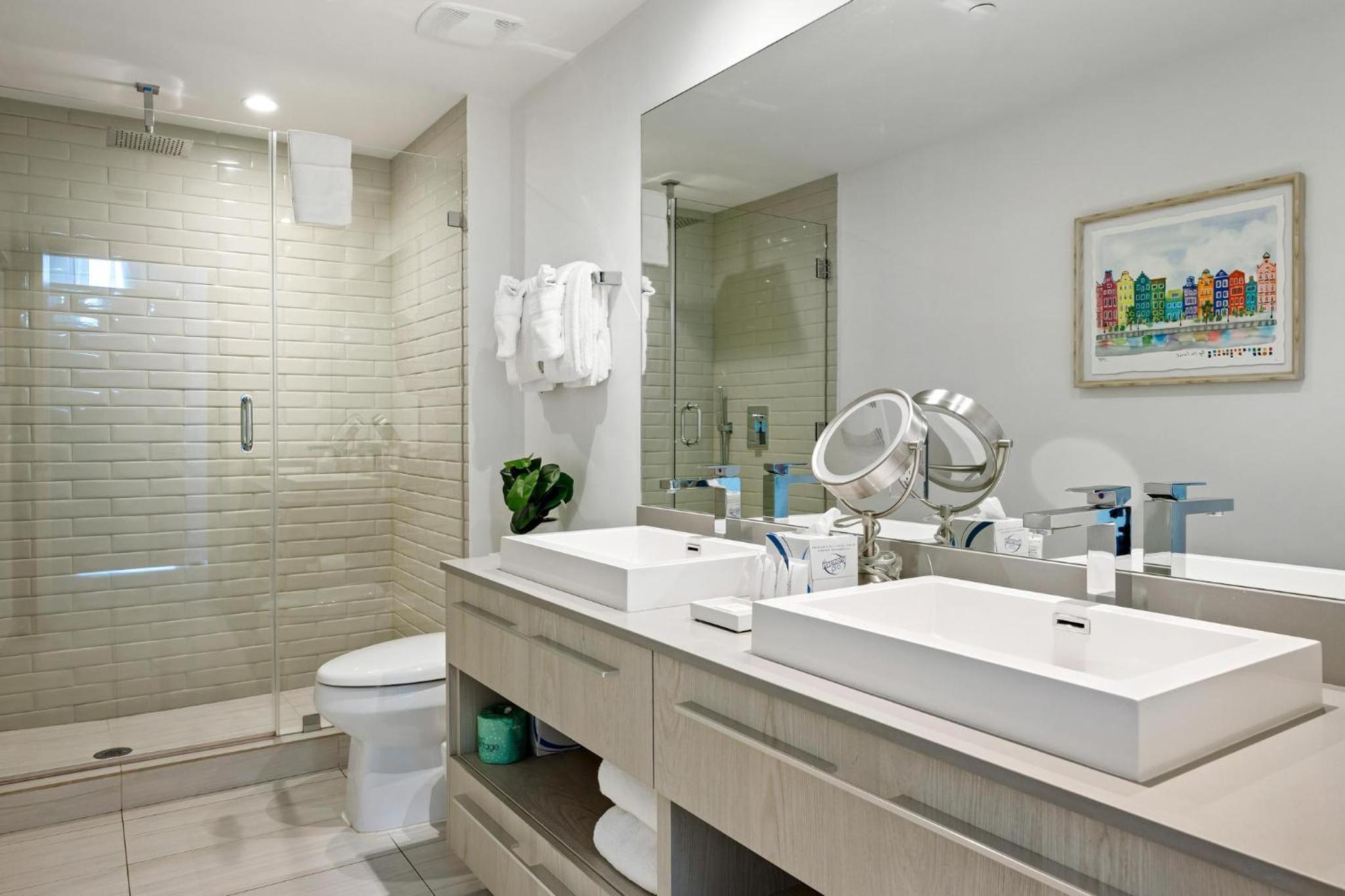 5-BR Retreat Resort & Valet Included 14 Guests