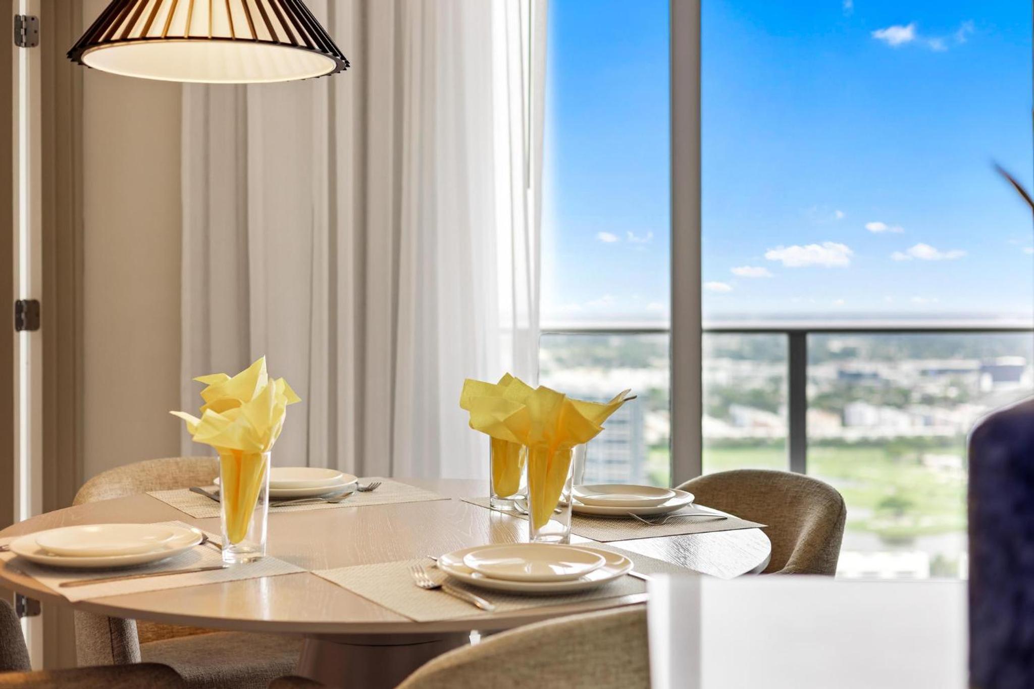 5-BR Retreat Resort & Valet Included 14 Guests
