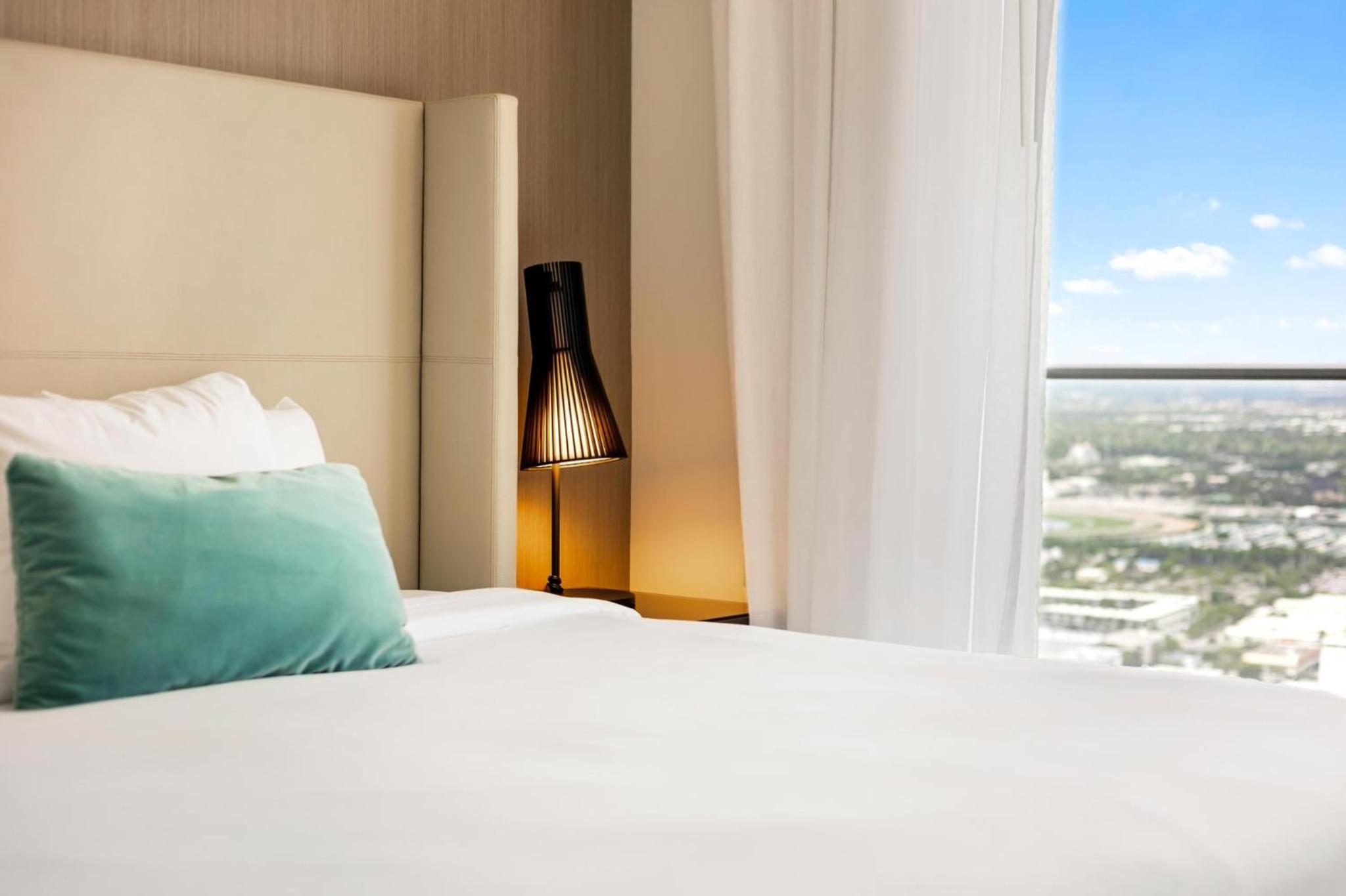 5-BR Retreat Resort & Valet Included 14 Guests