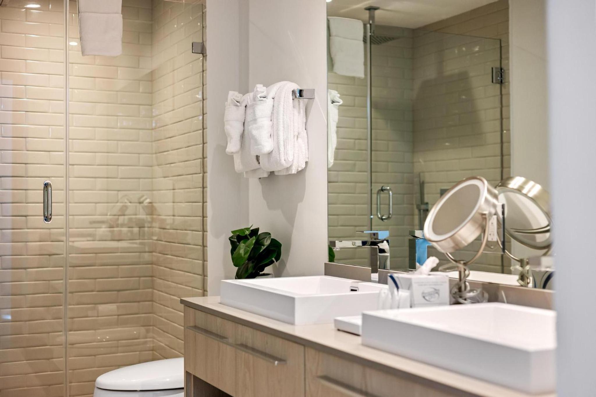 5-BR Retreat Resort & Valet Included 14 Guests