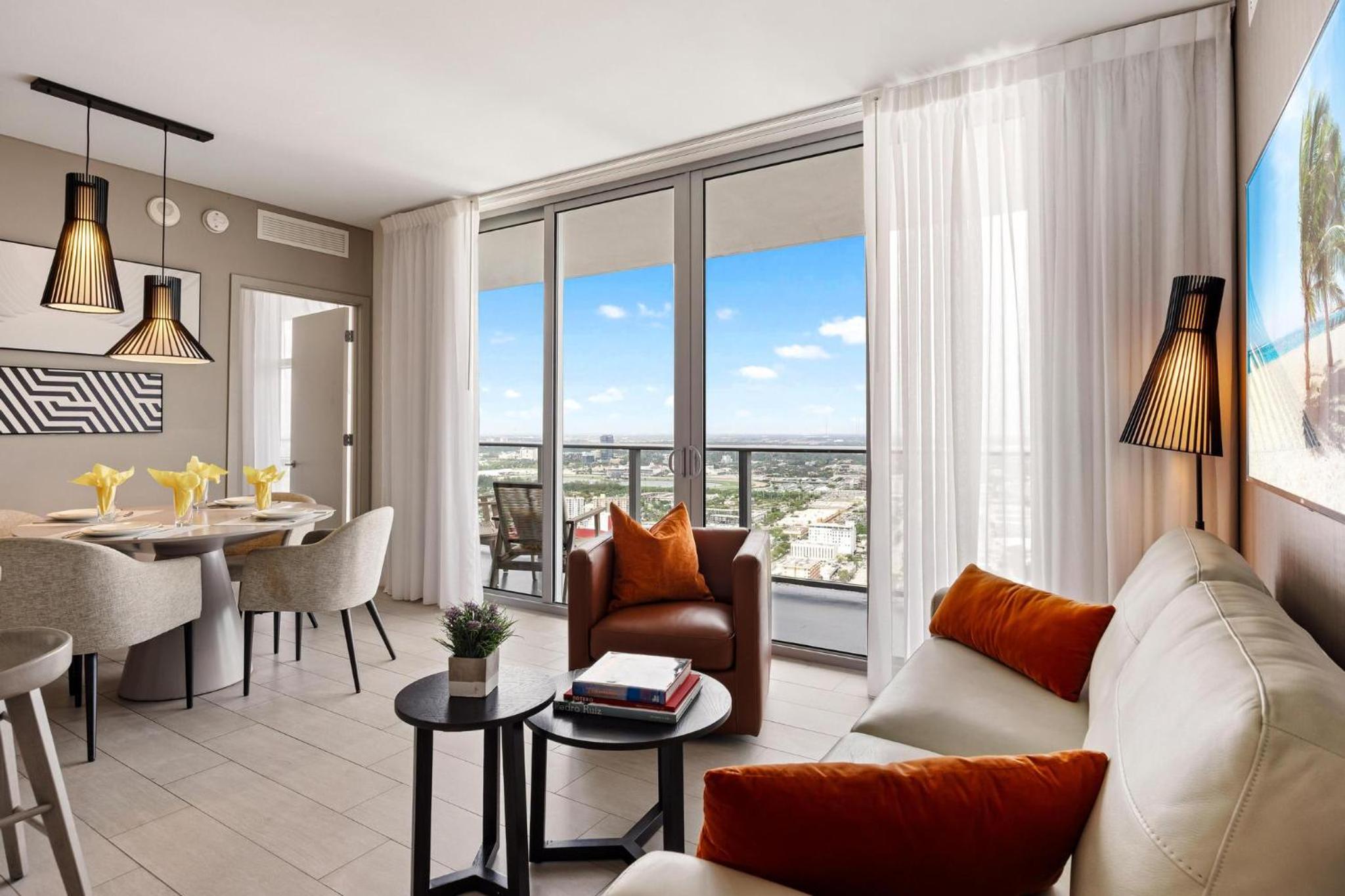 5-BR Retreat Resort & Valet Included 14 Guests