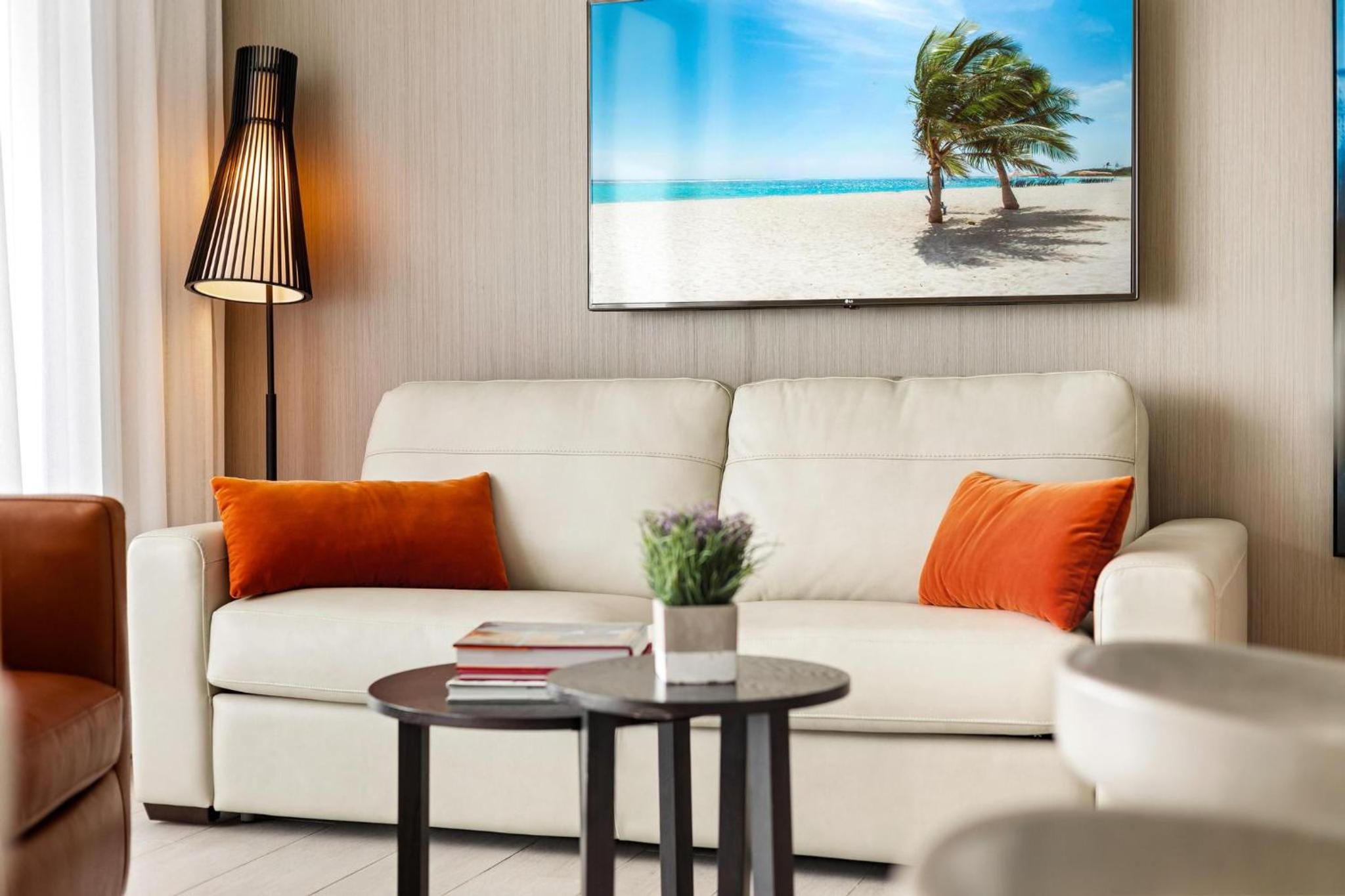 5-BR Retreat Resort & Valet Included 14 Guests