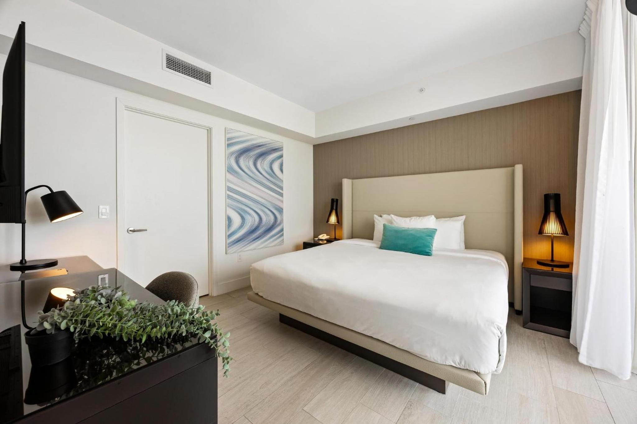5-BR Retreat Resort & Valet Included 14 Guests
