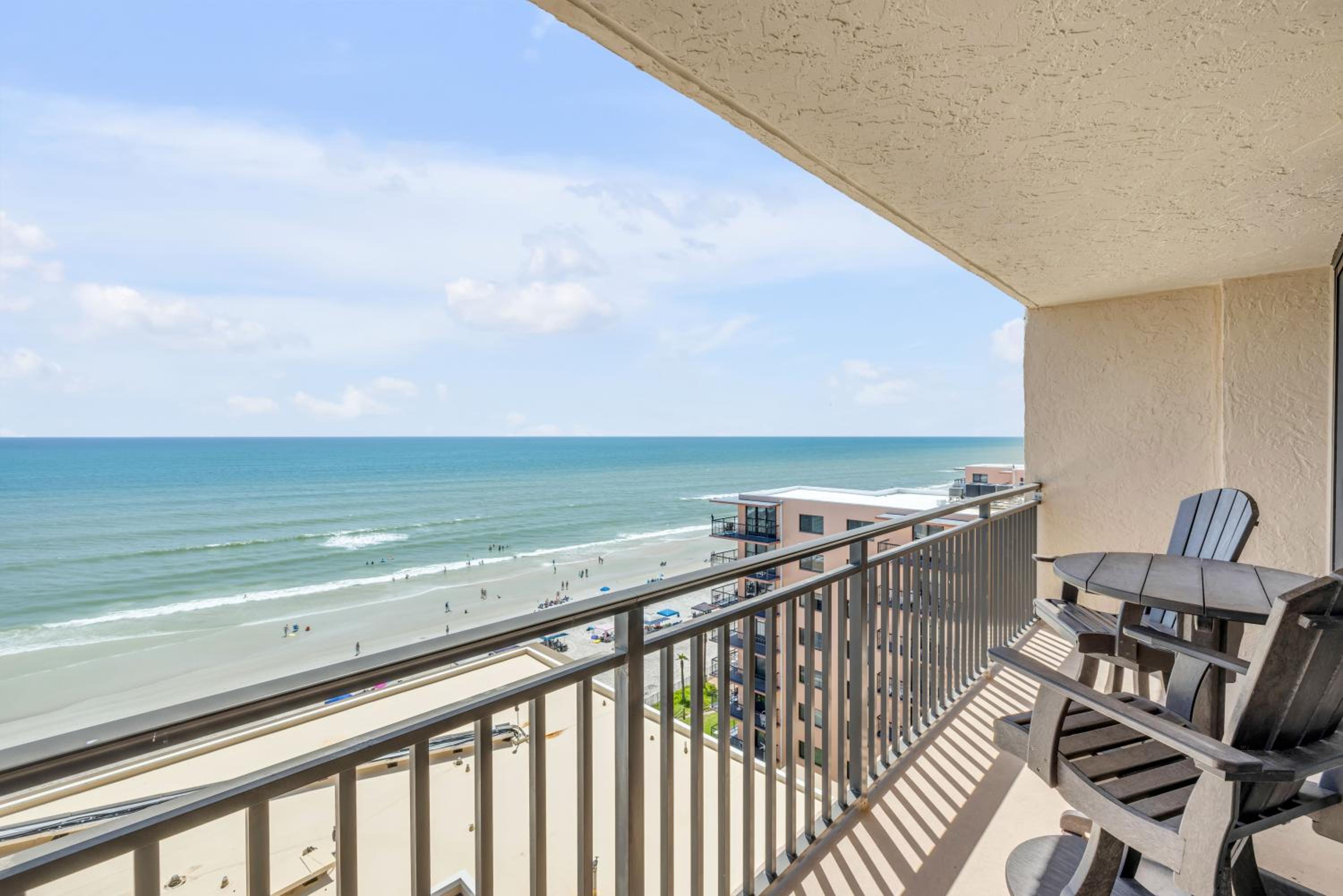 New Listing! Dog-friendly direct oceanfront with private balcony and heated rooftop pool