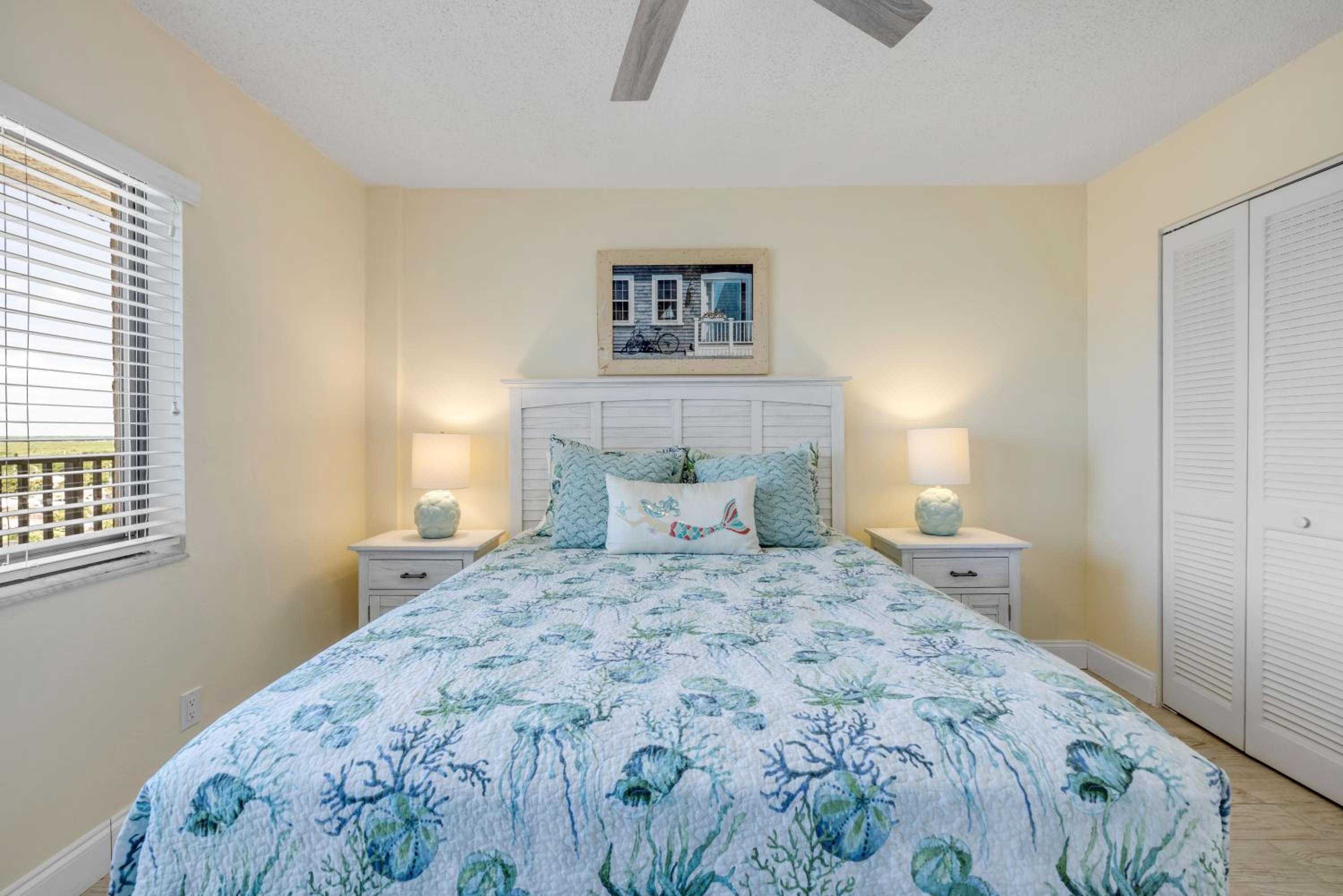 New Listing! Dog-friendly direct oceanfront with private balcony and heated rooftop pool
