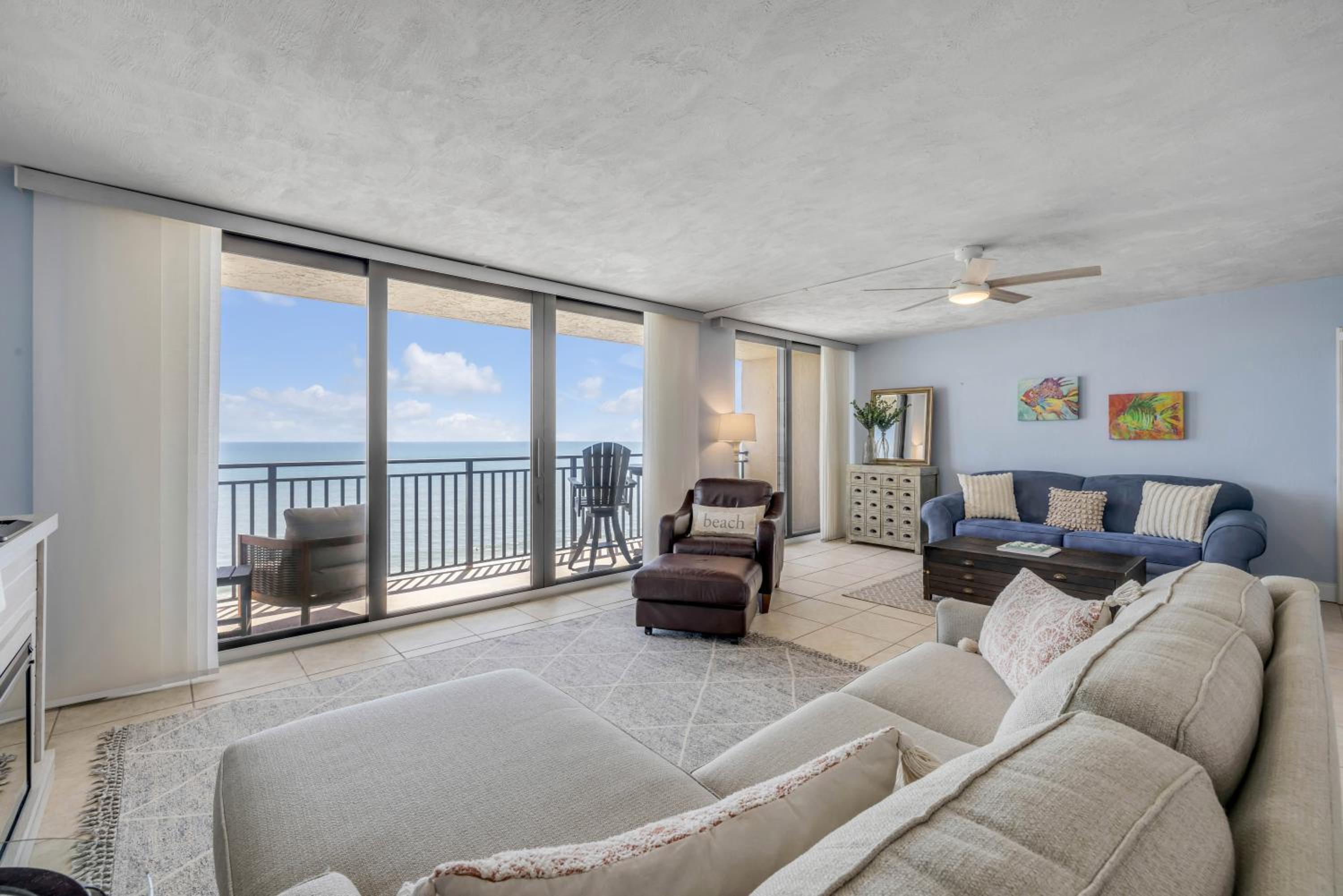 New Listing! Dog-friendly direct oceanfront with private balcony and heated rooftop pool