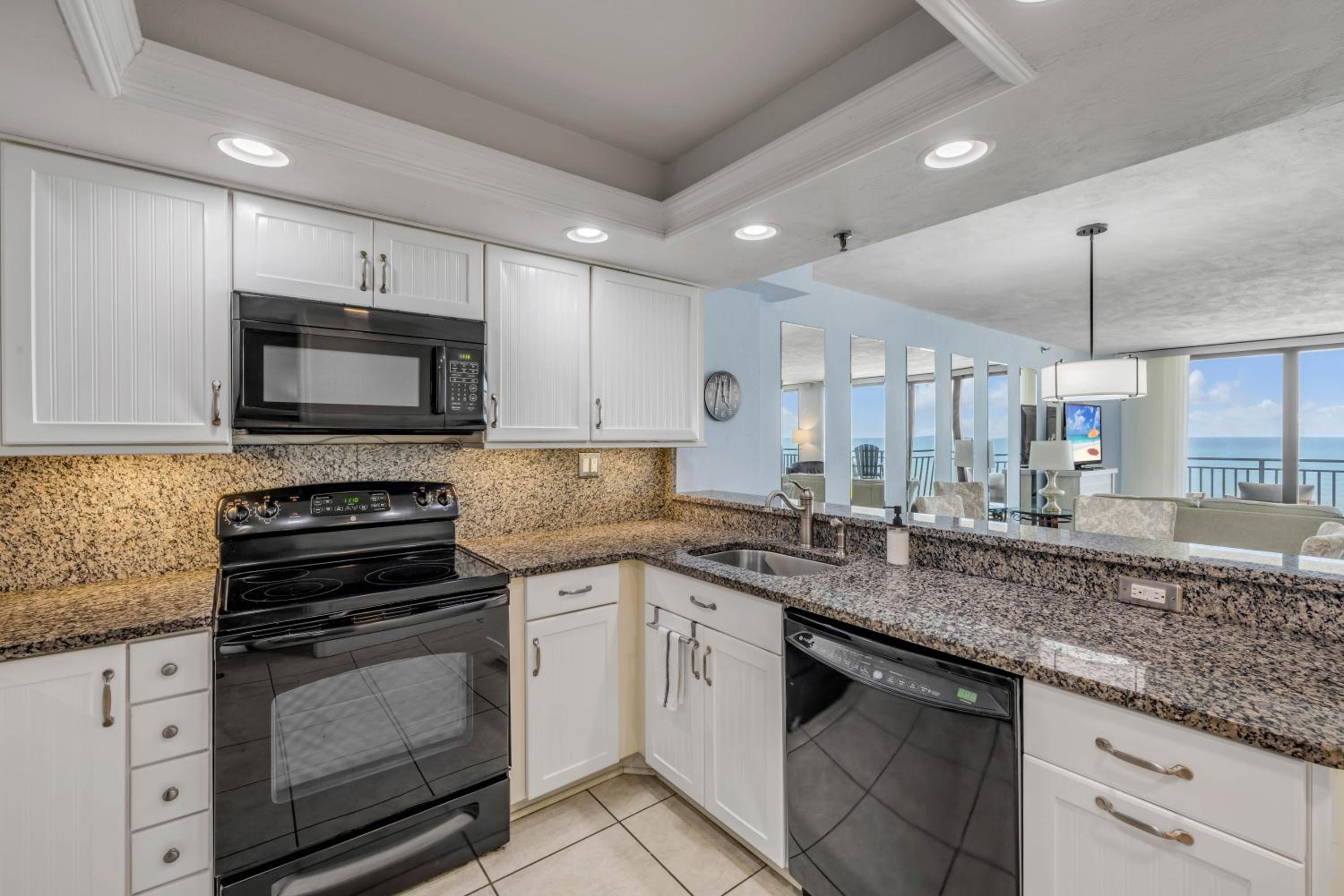 New Listing! Dog-friendly direct oceanfront with private balcony and heated rooftop pool