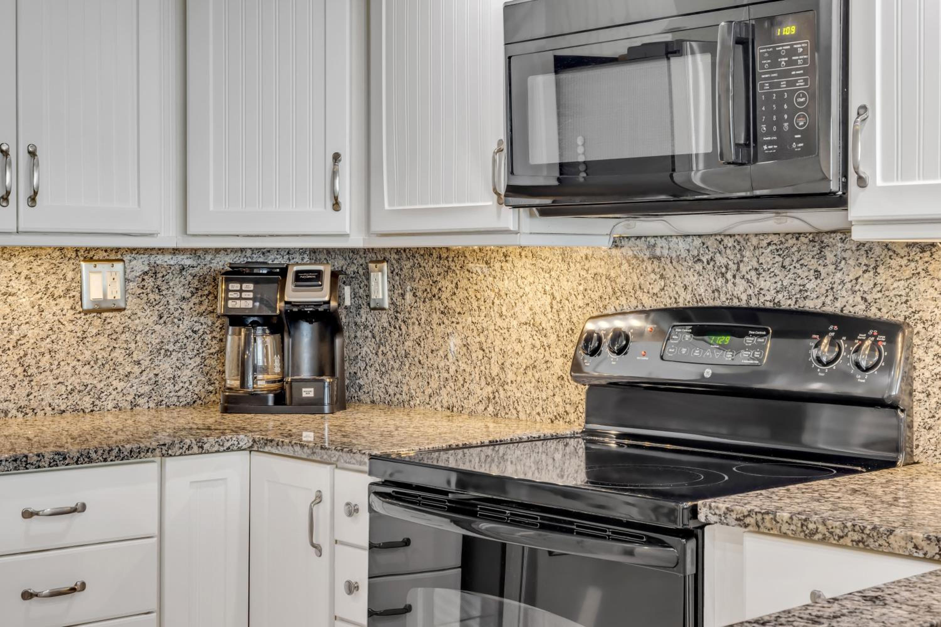 New Listing! Dog-friendly direct oceanfront with private balcony and heated rooftop pool