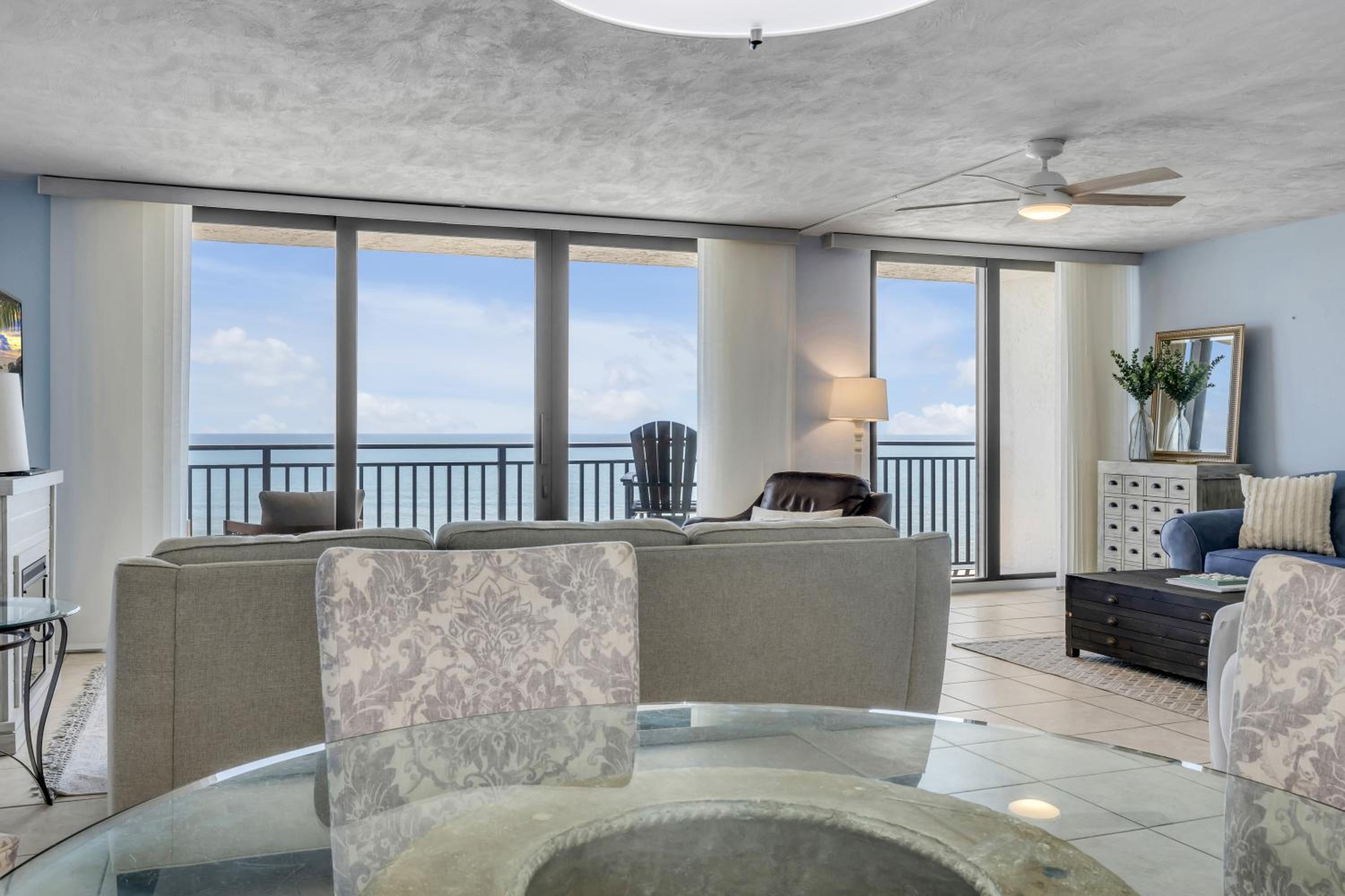 New Listing! Dog-friendly direct oceanfront with private balcony and heated rooftop pool