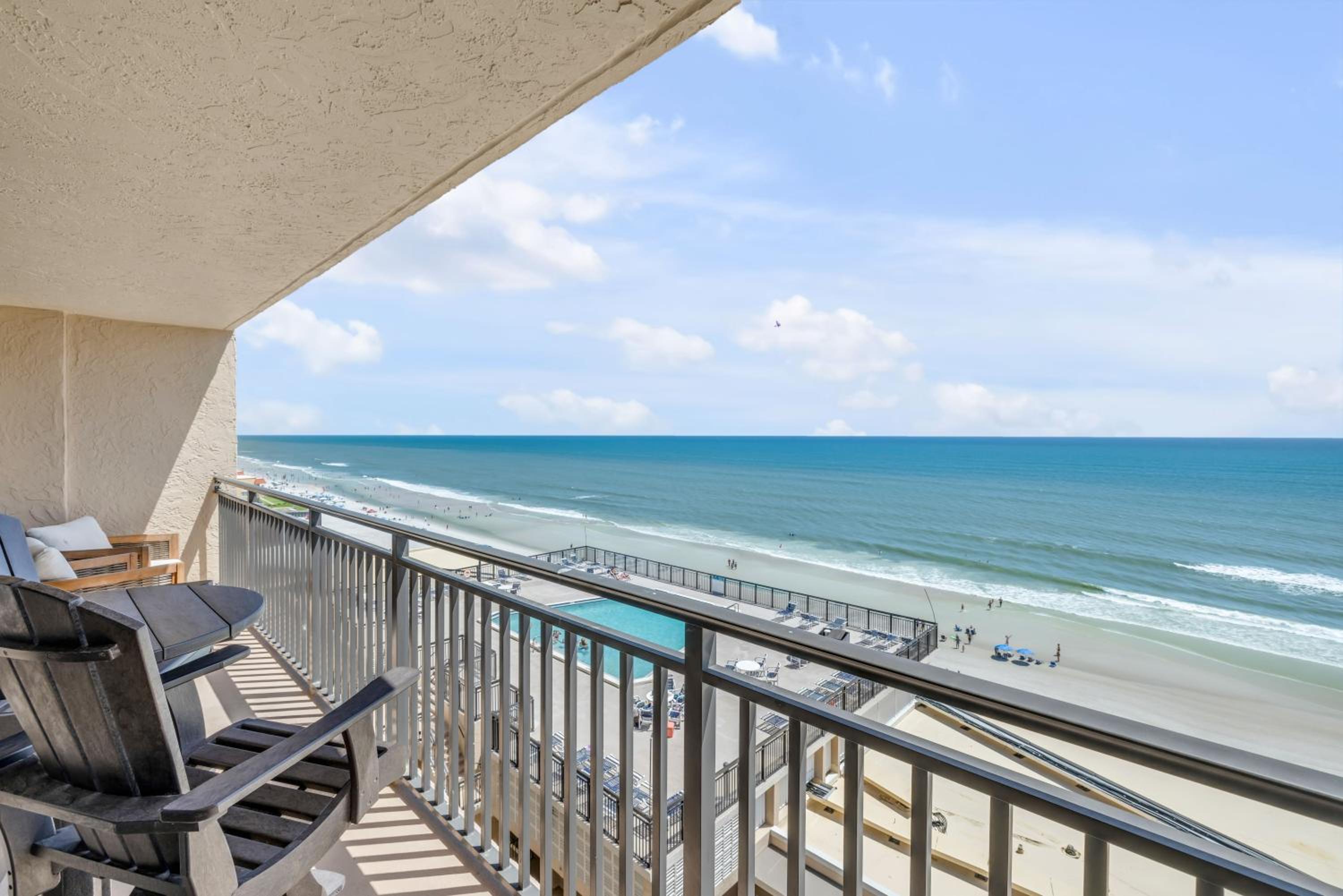 New Listing! Dog-friendly direct oceanfront with private balcony and heated rooftop pool