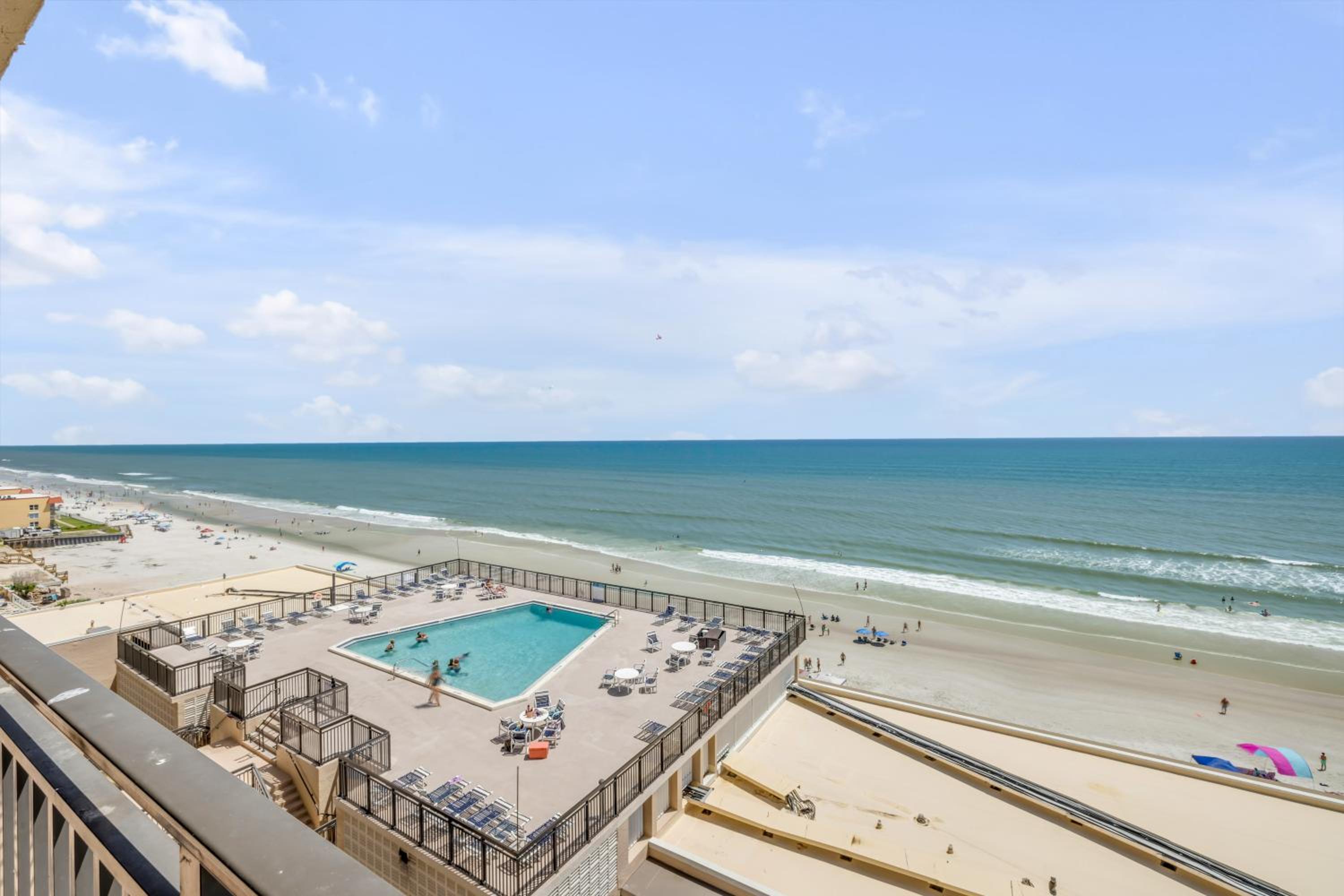 New Listing! Dog-friendly direct oceanfront with private balcony and heated rooftop pool