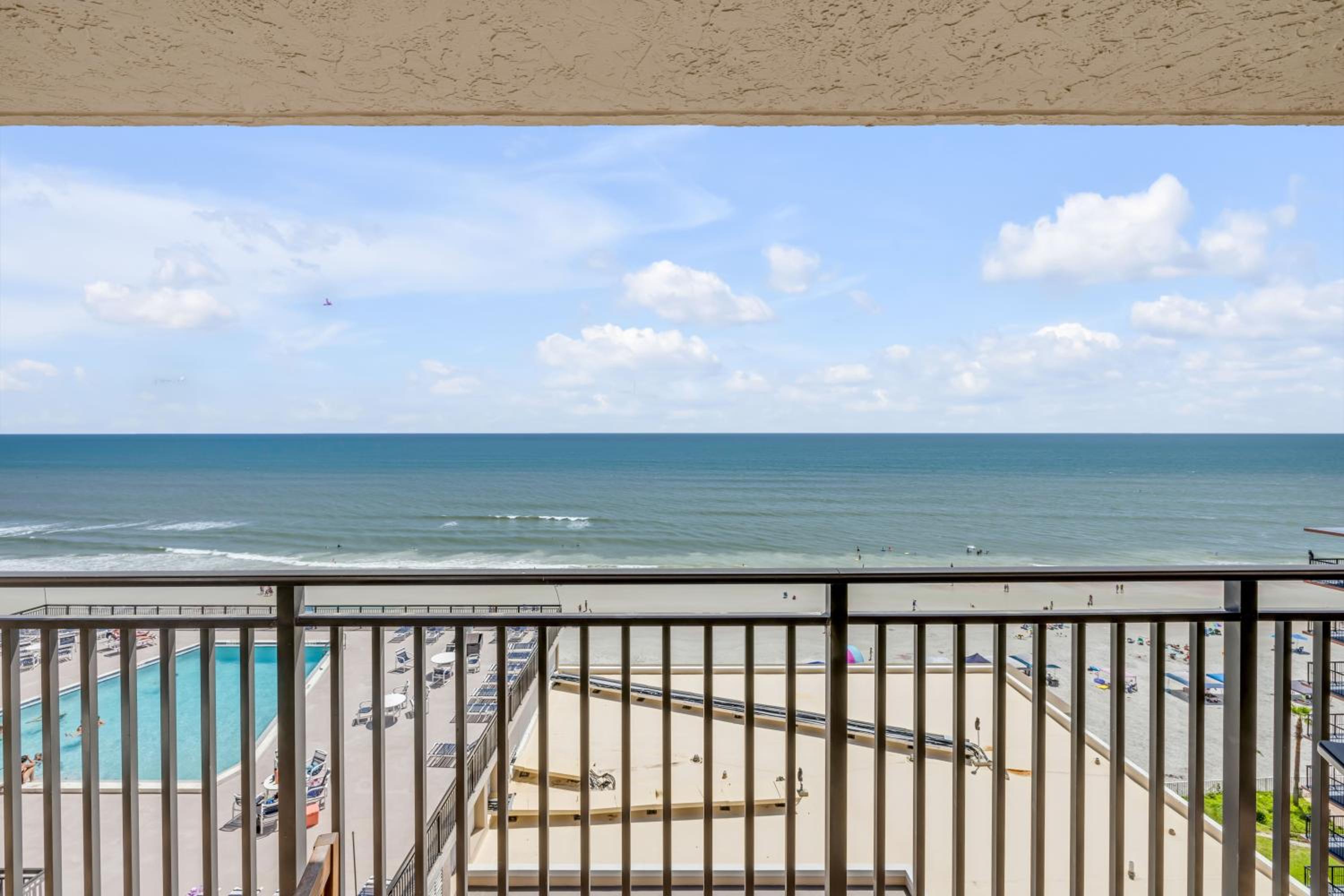 New Listing! Dog-friendly direct oceanfront with private balcony and heated rooftop pool