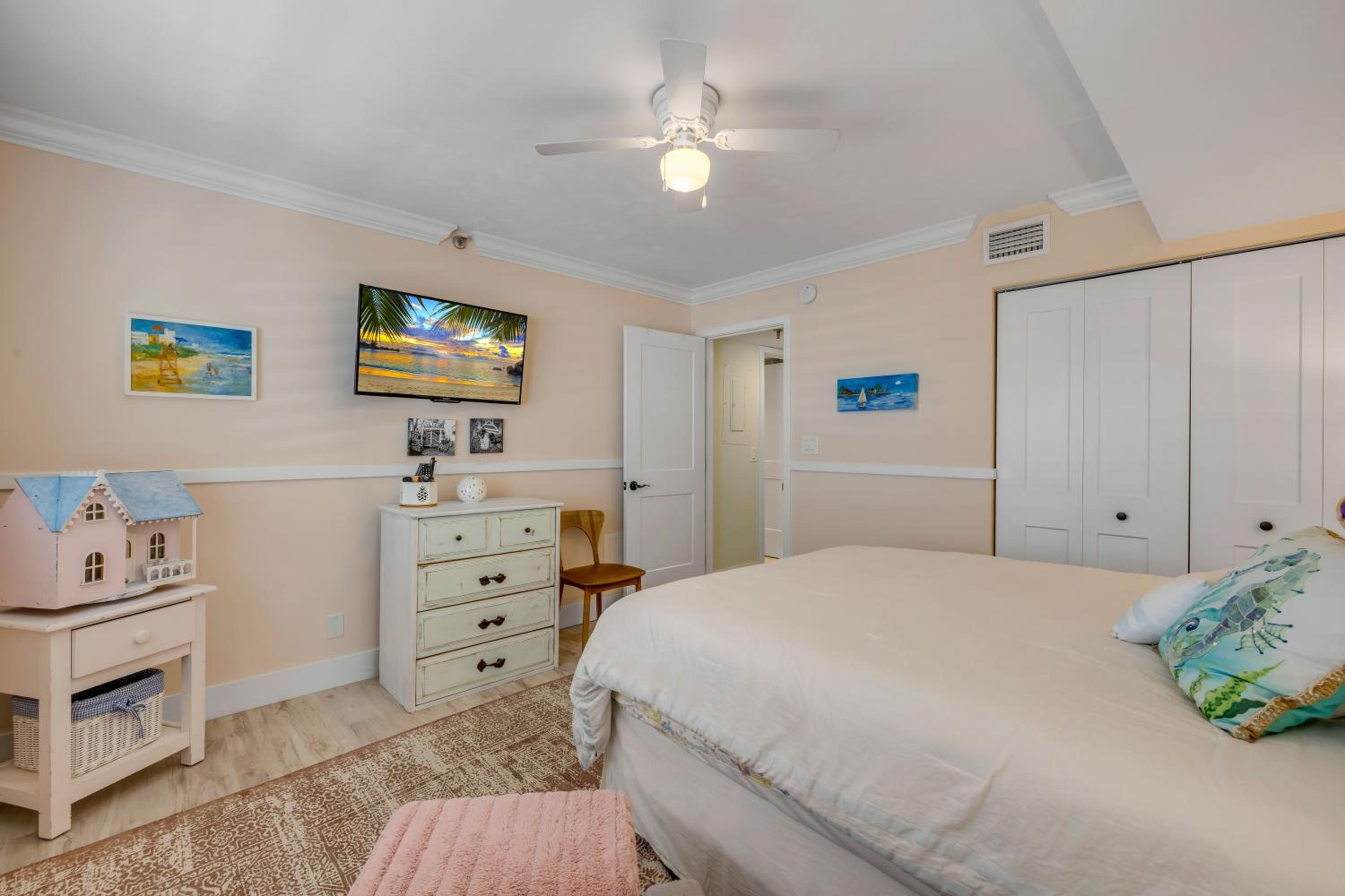 New dog-friendly Listing! Updated direct oceanfront with spacious balcony and heated pool