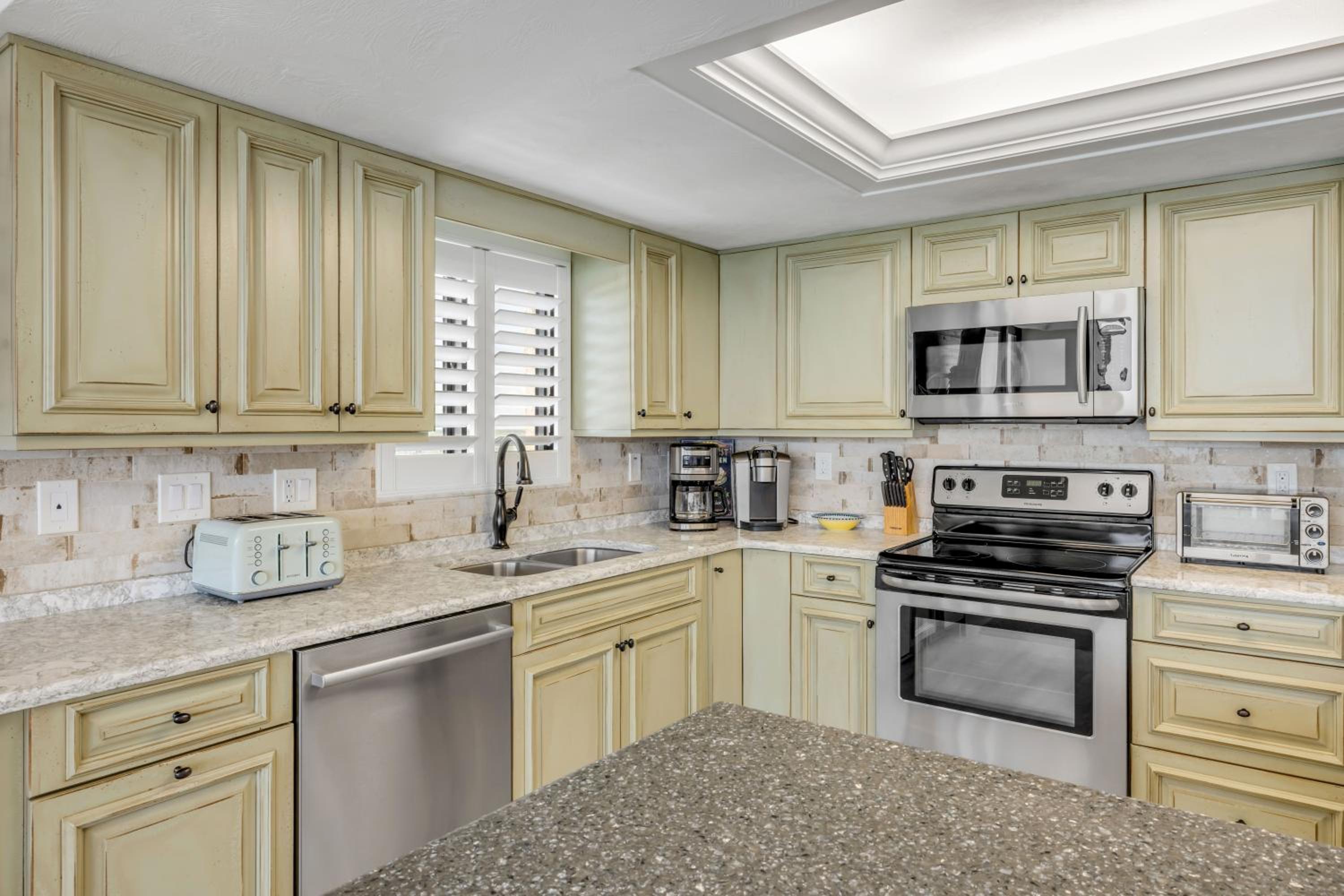 New dog-friendly Listing! Updated direct oceanfront with spacious balcony and heated pool