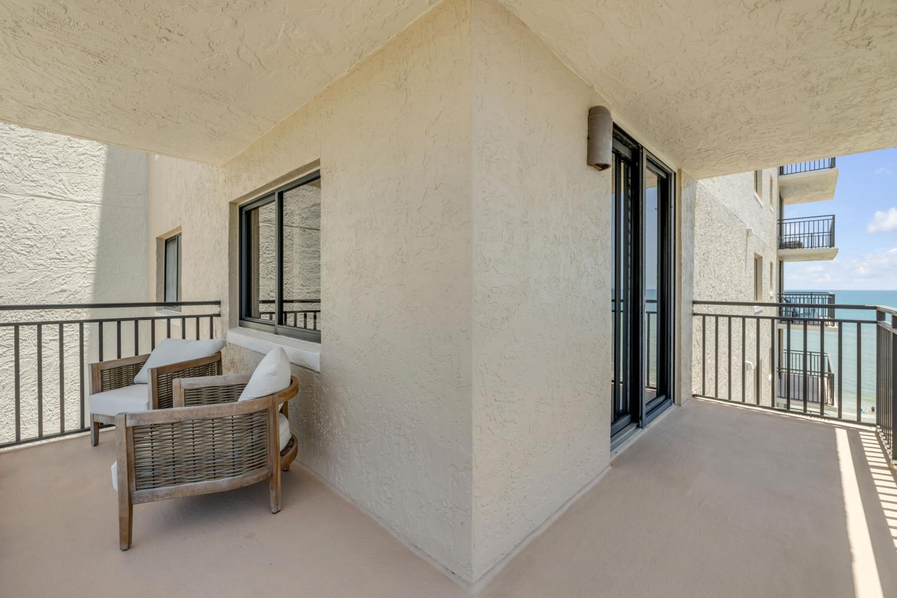 New dog-friendly Listing! Updated direct oceanfront with spacious balcony and heated pool