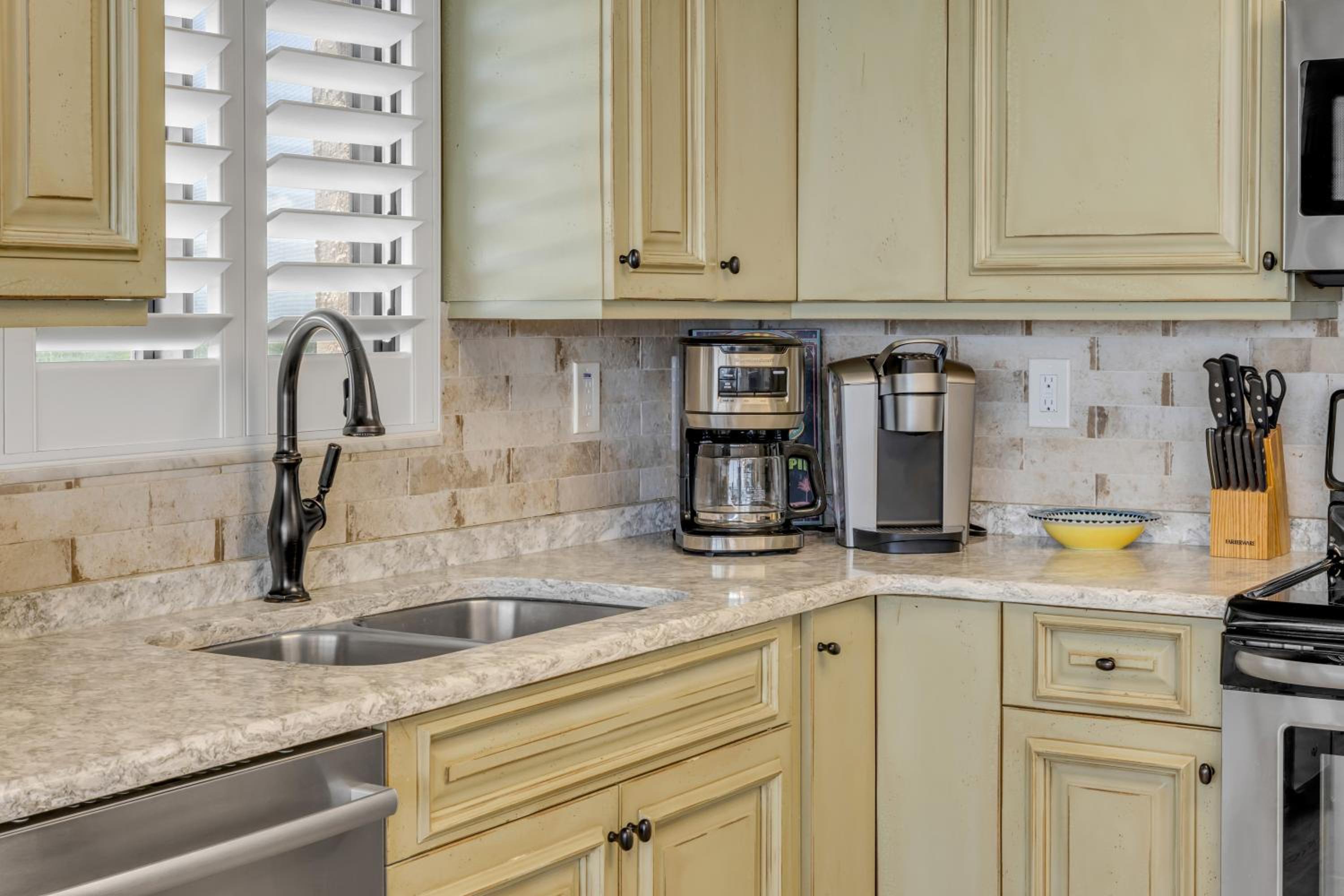 New dog-friendly Listing! Updated direct oceanfront with spacious balcony and heated pool
