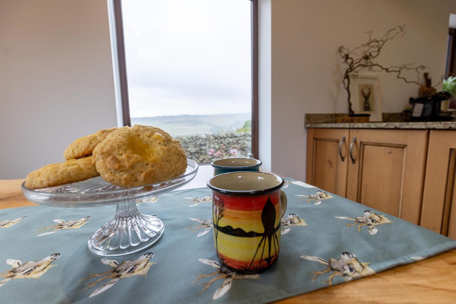 GARDEN FIELD COTTAGE - Spacious Holmbridge Home with Rolling Hill Views
