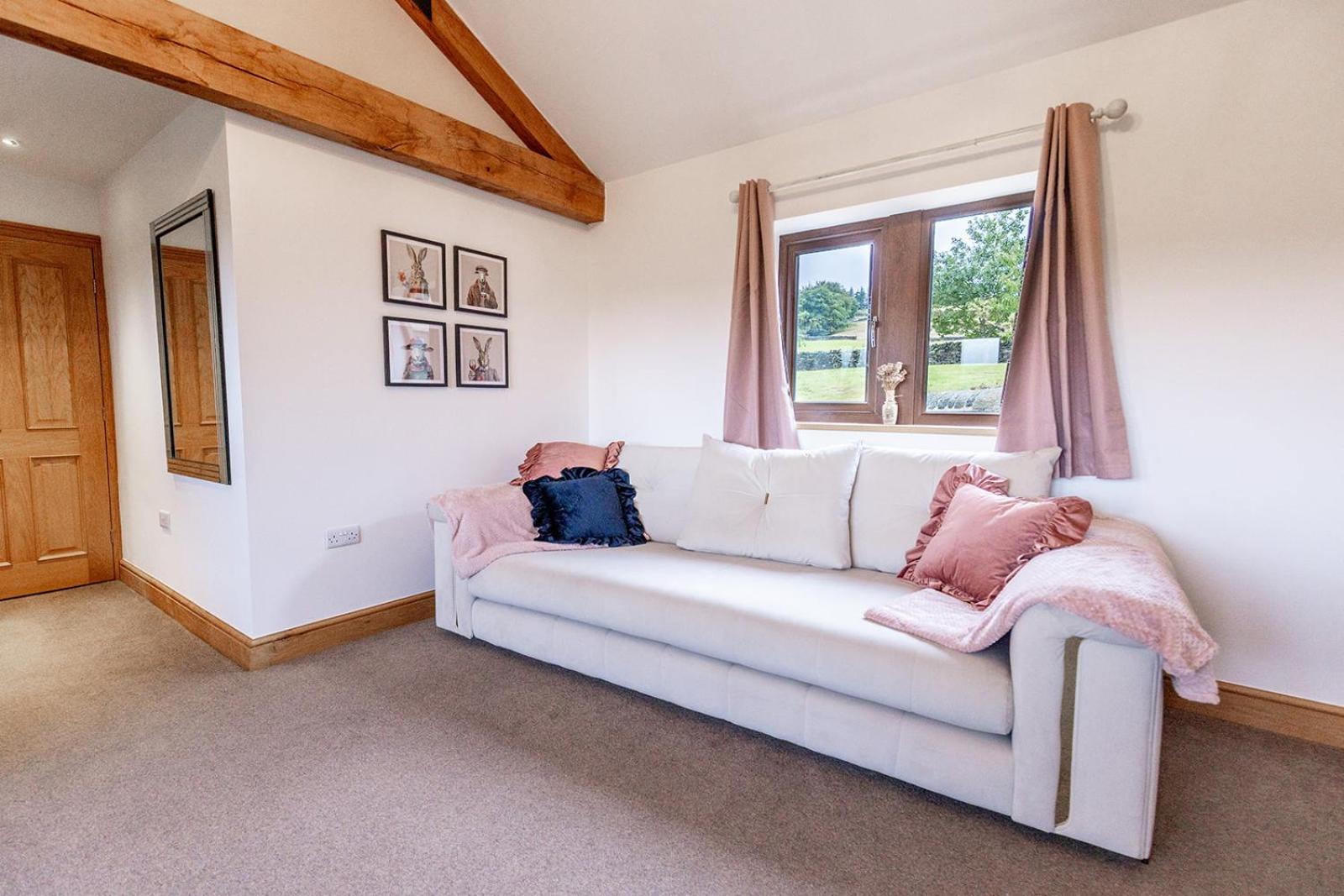 GARDEN FIELD COTTAGE - Spacious Holmbridge Home with Rolling Hill Views
