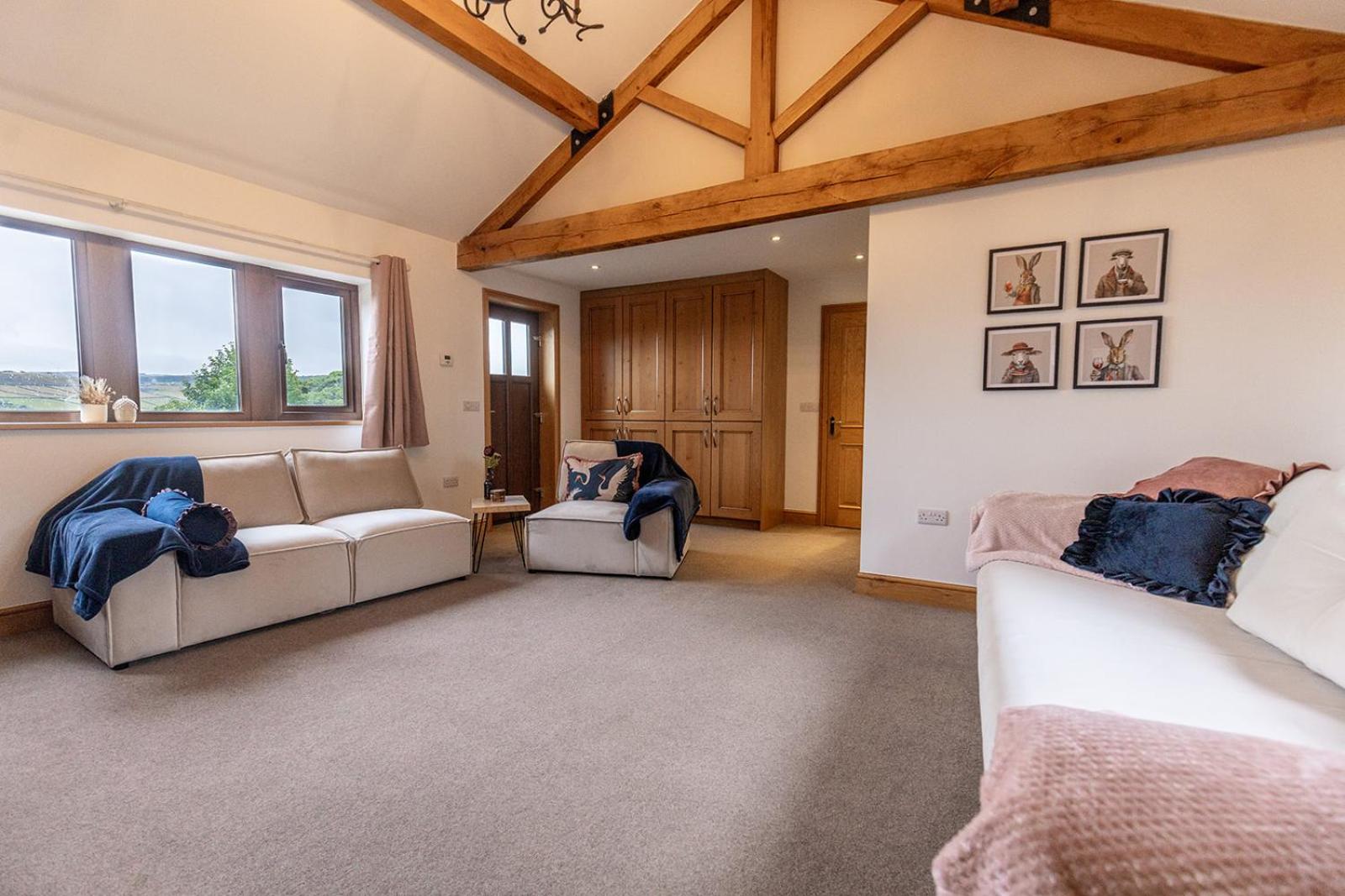 GARDEN FIELD COTTAGE - Spacious Holmbridge Home with Rolling Hill Views