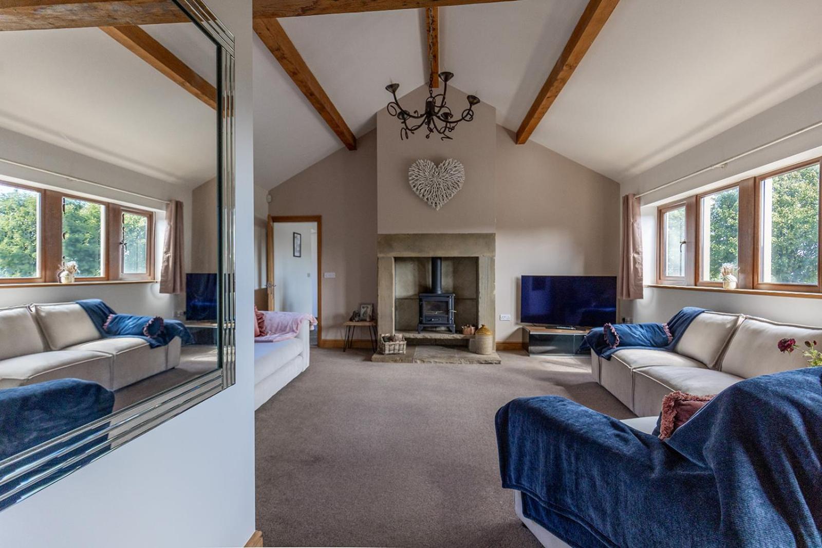 GARDEN FIELD COTTAGE - Spacious Holmbridge Home with Rolling Hill Views