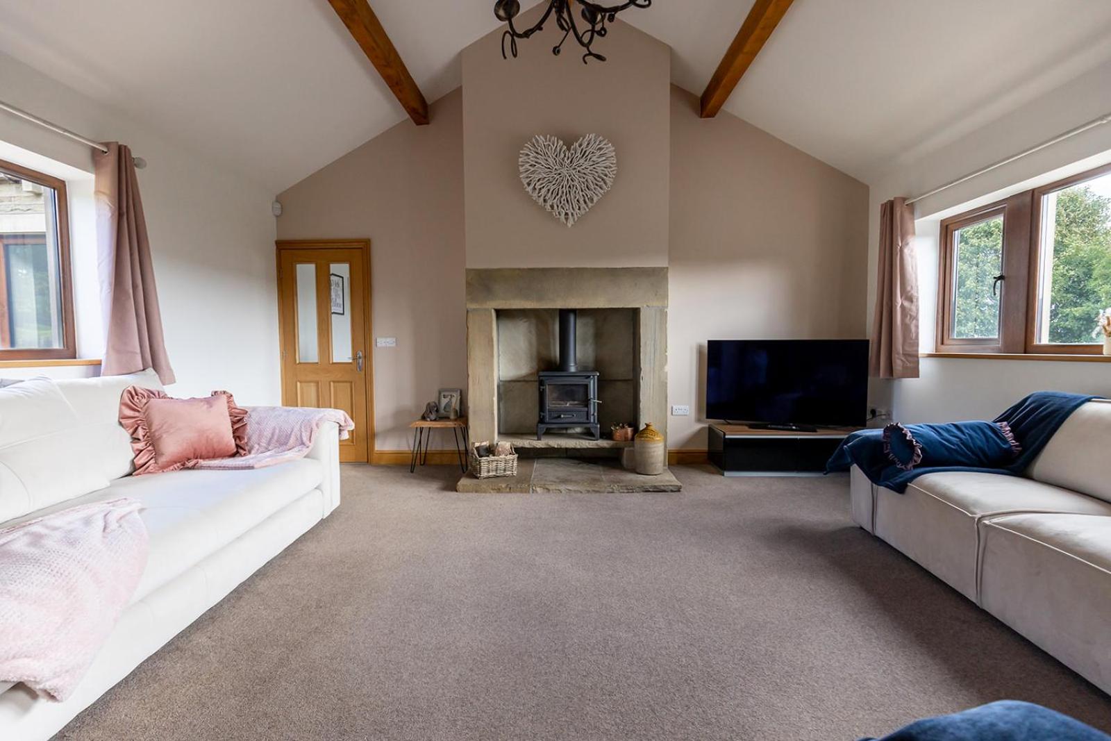GARDEN FIELD COTTAGE - Spacious Holmbridge Home with Rolling Hill Views