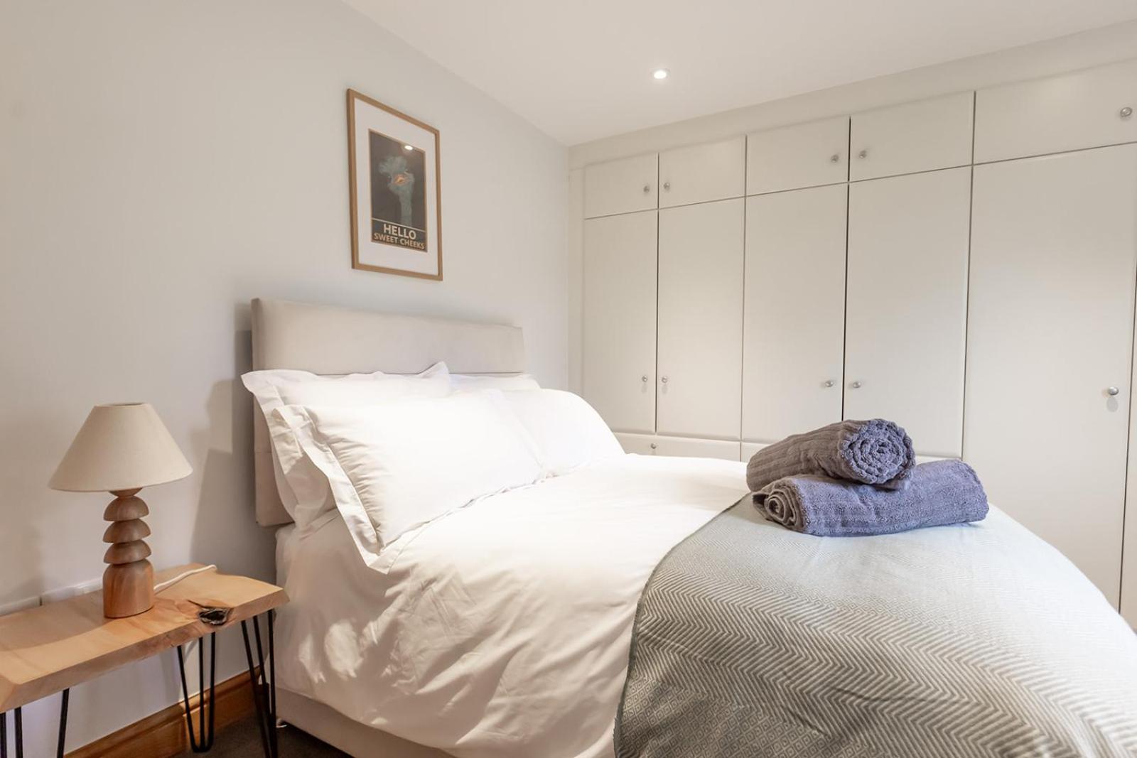 GARDEN FIELD COTTAGE - Spacious Holmbridge Home with Rolling Hill Views
