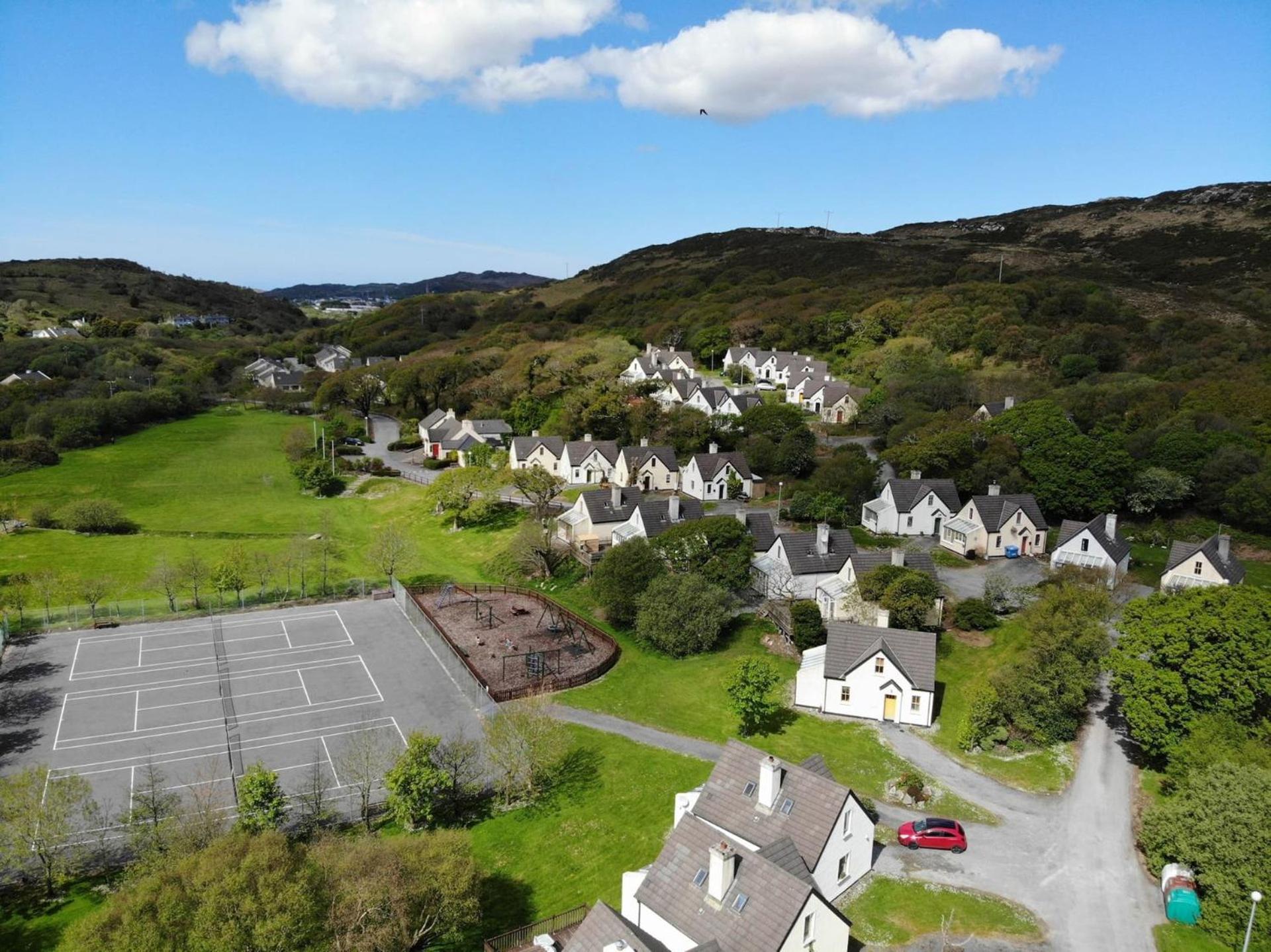 93 Clifden Glen family friendly cottage