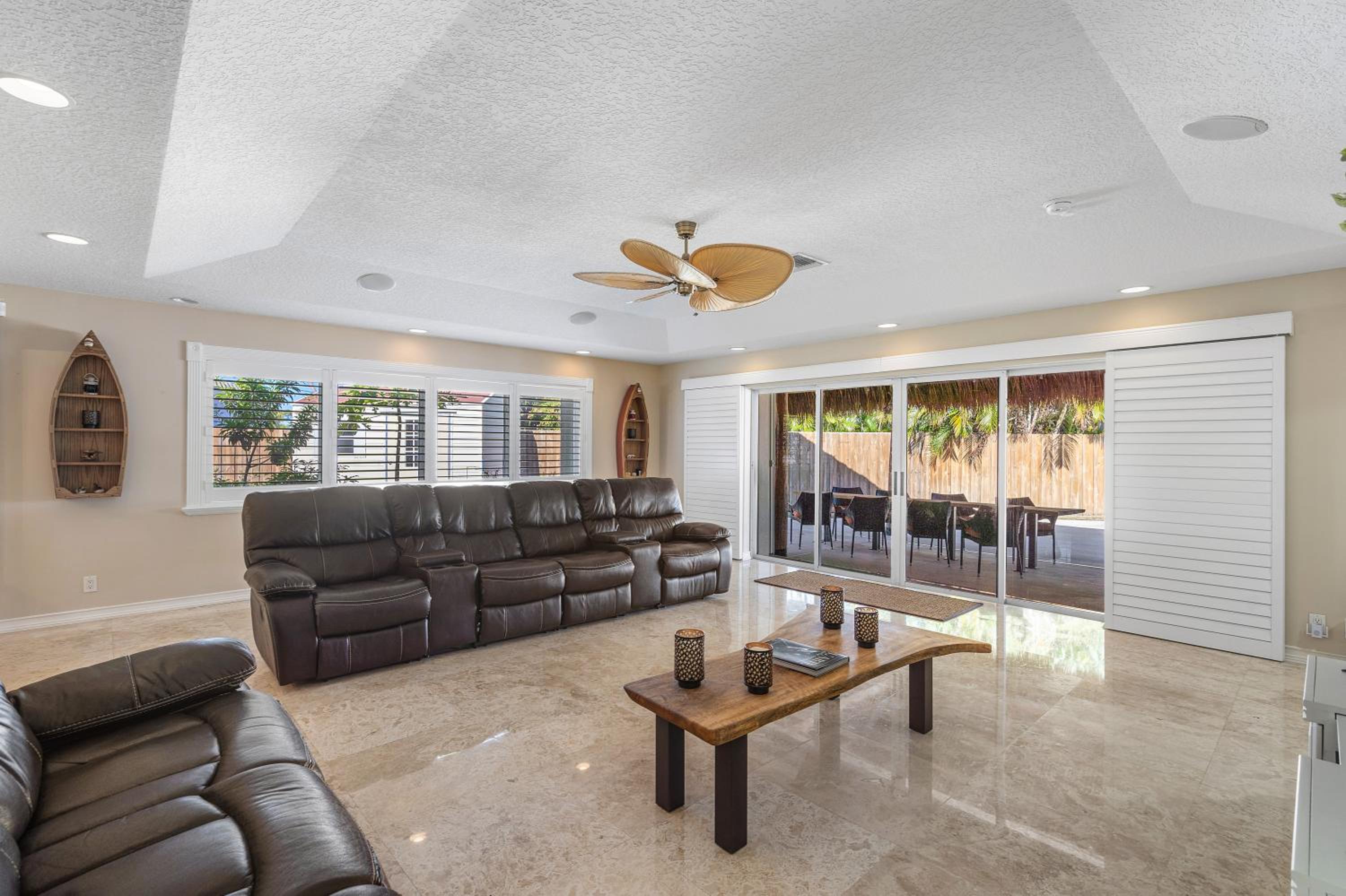 Waterfront Estate - Heated Pool Gym Tiki EV Chrgr Dock