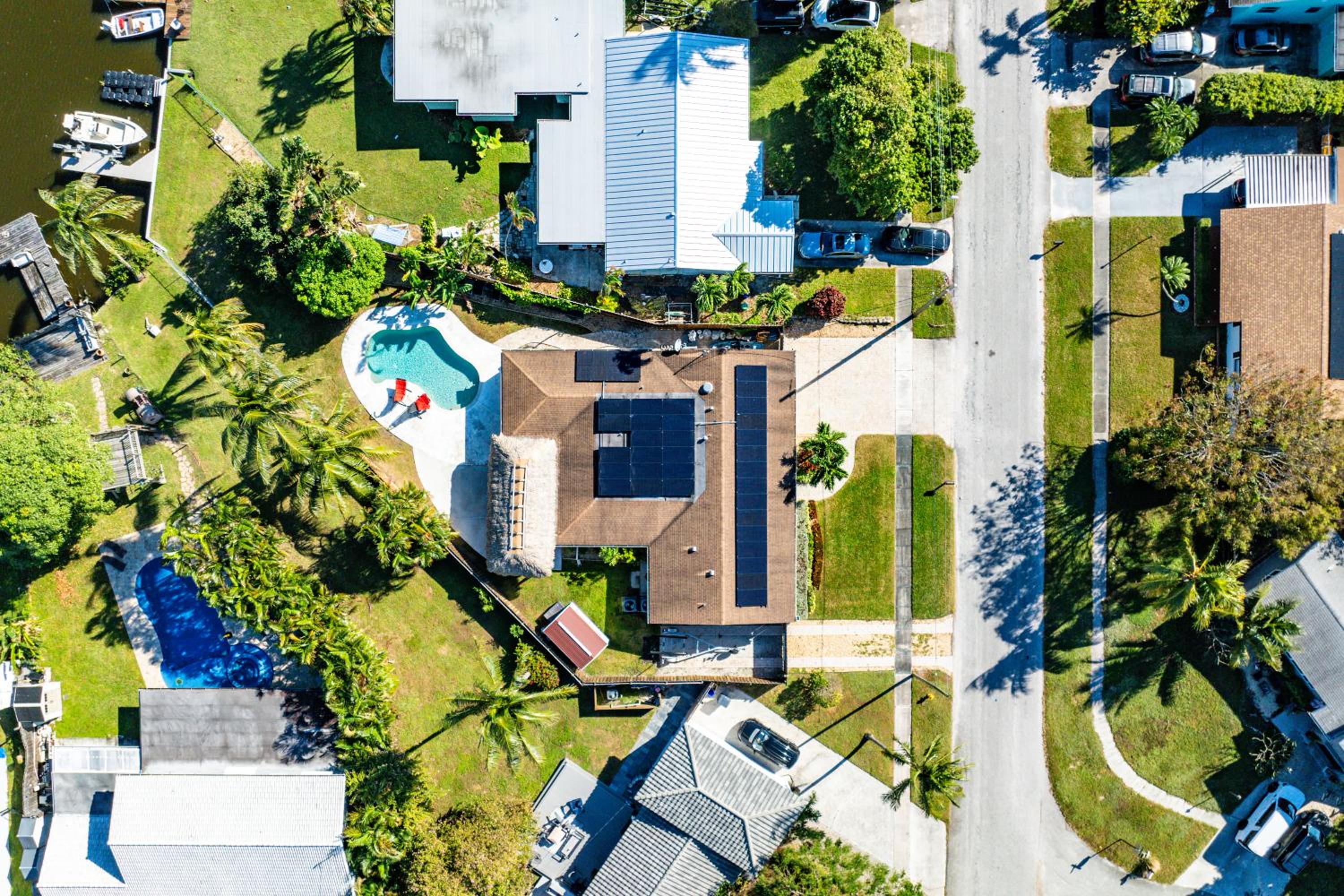 Waterfront Estate - Heated Pool Gym Tiki EV Chrgr Dock