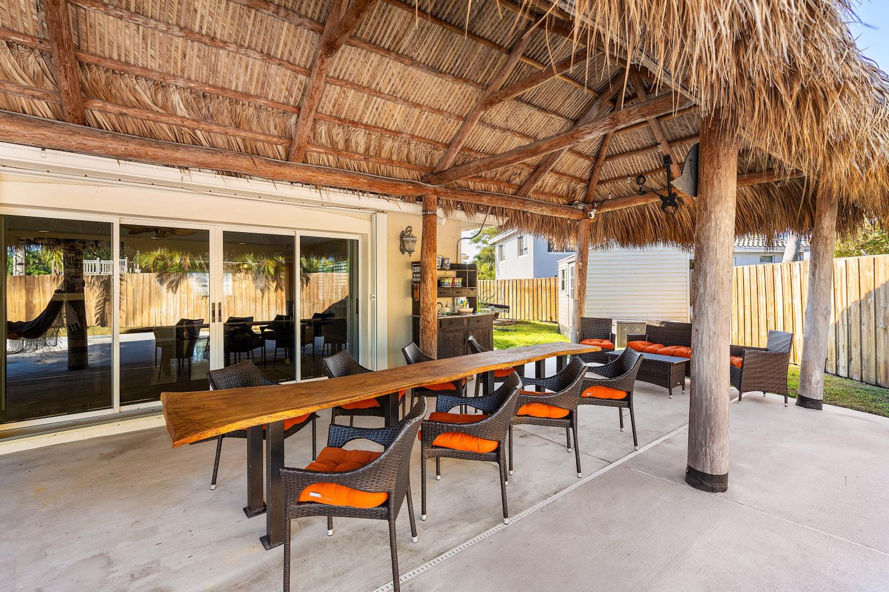 Waterfront Estate - Heated Pool Gym Tiki EV Chrgr Dock