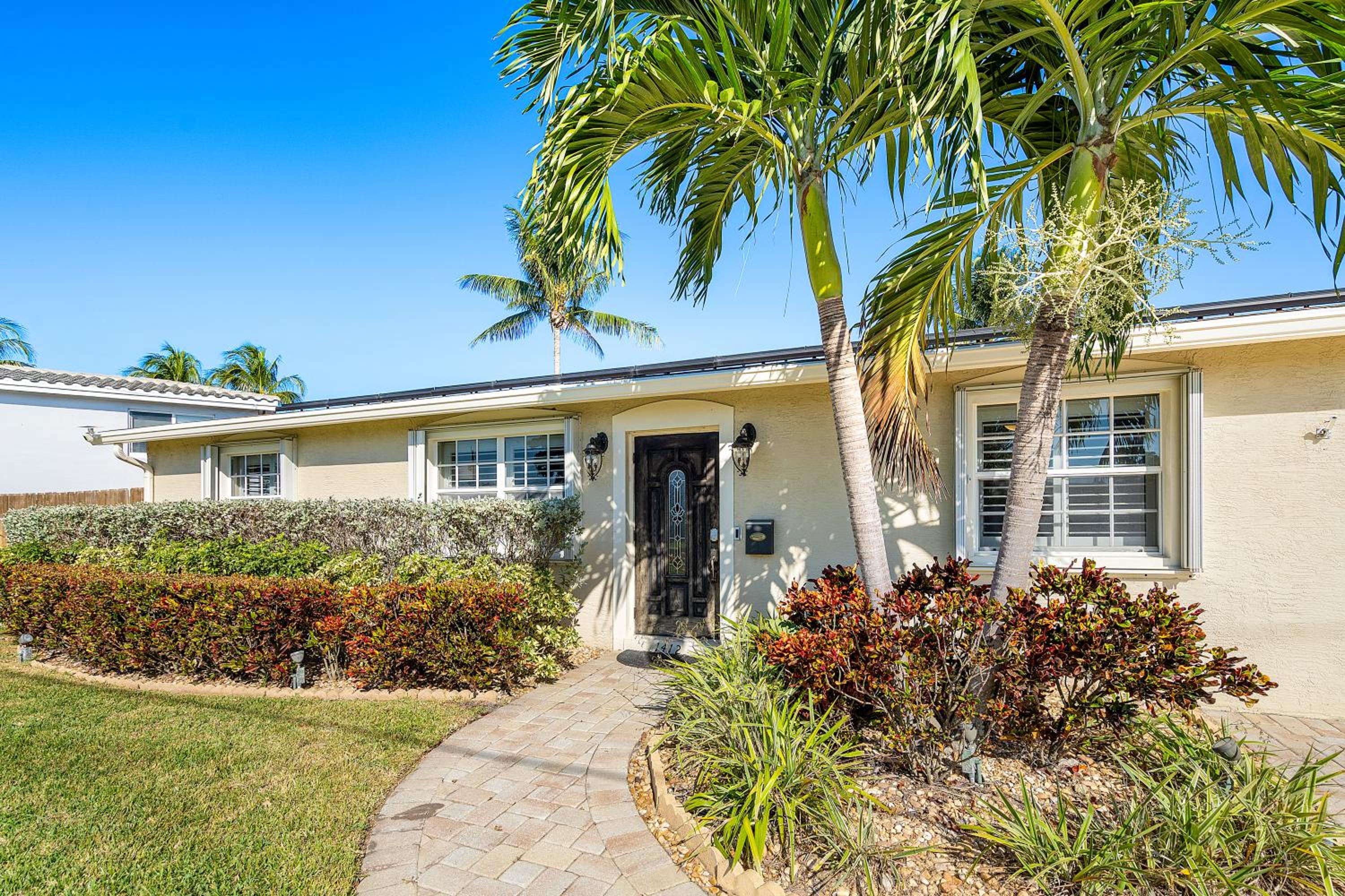 Waterfront Estate - Heated Pool Gym Tiki EV Chrgr Dock