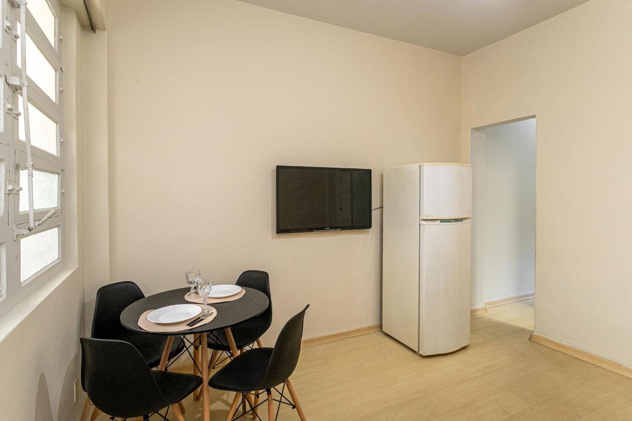 Copacabana: Beach and Comfort | 4 Guests