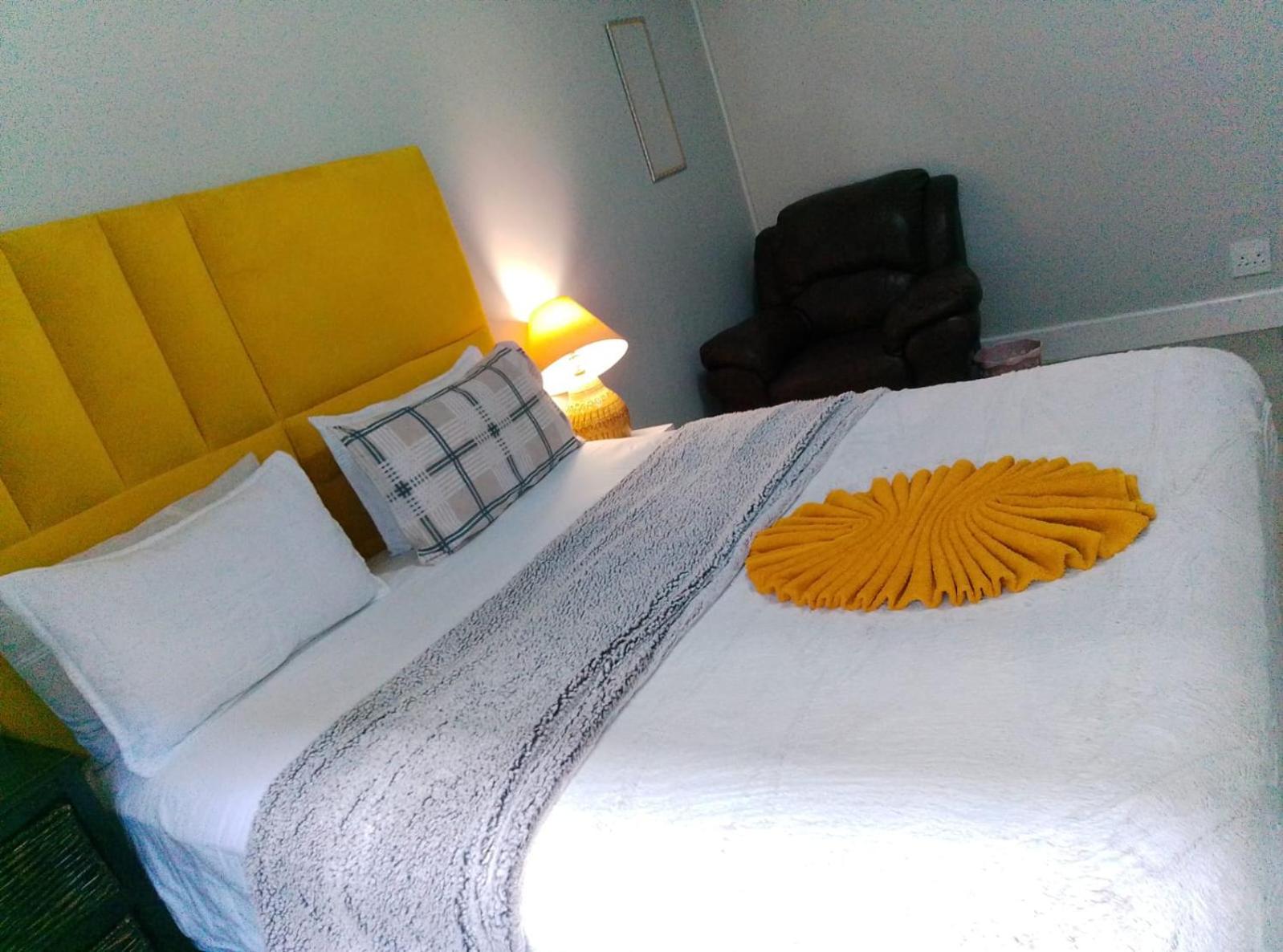 Neo & Ruks Rooms Parow 5