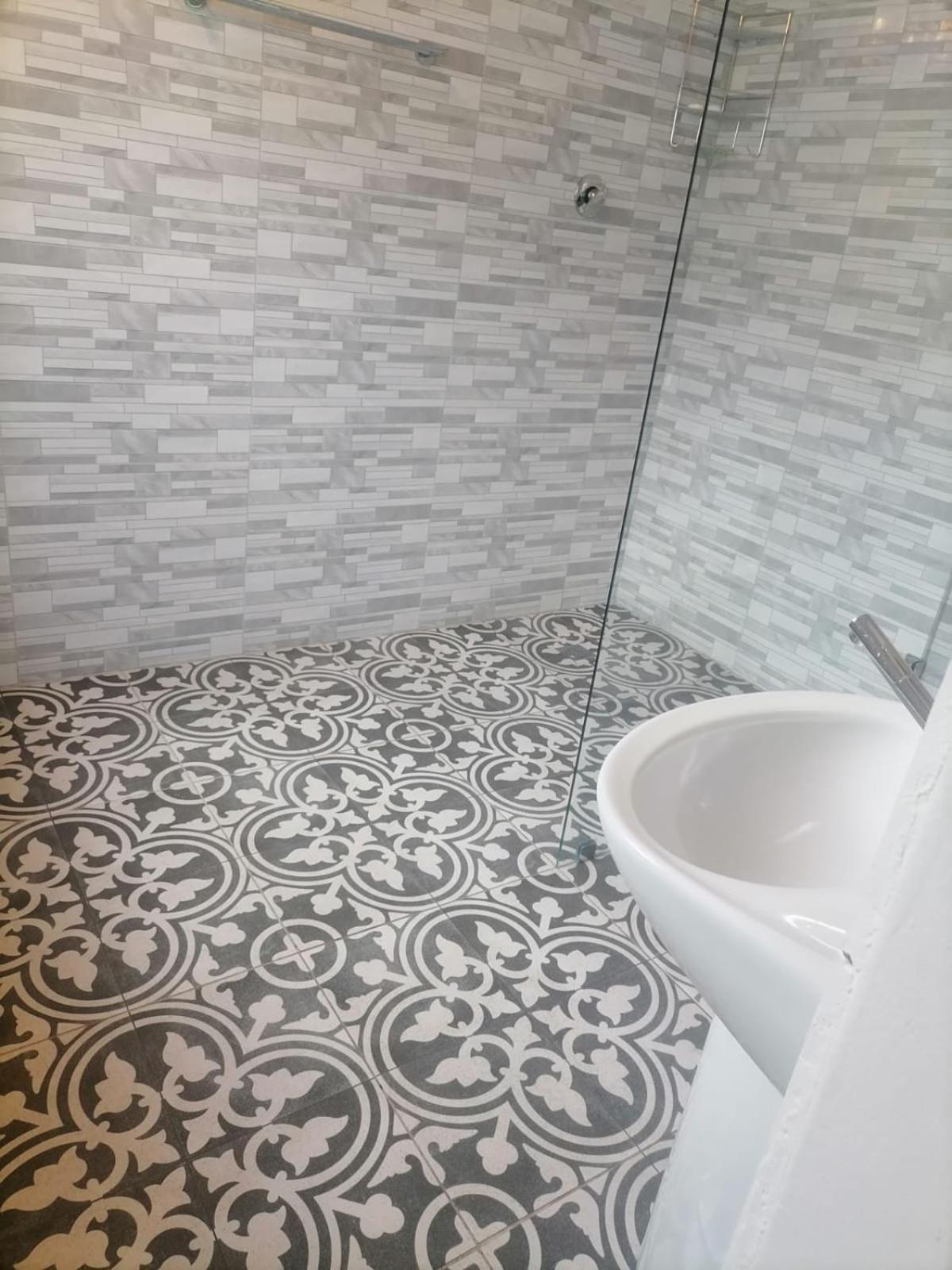 Neo & Ruks Rooms Parow 5