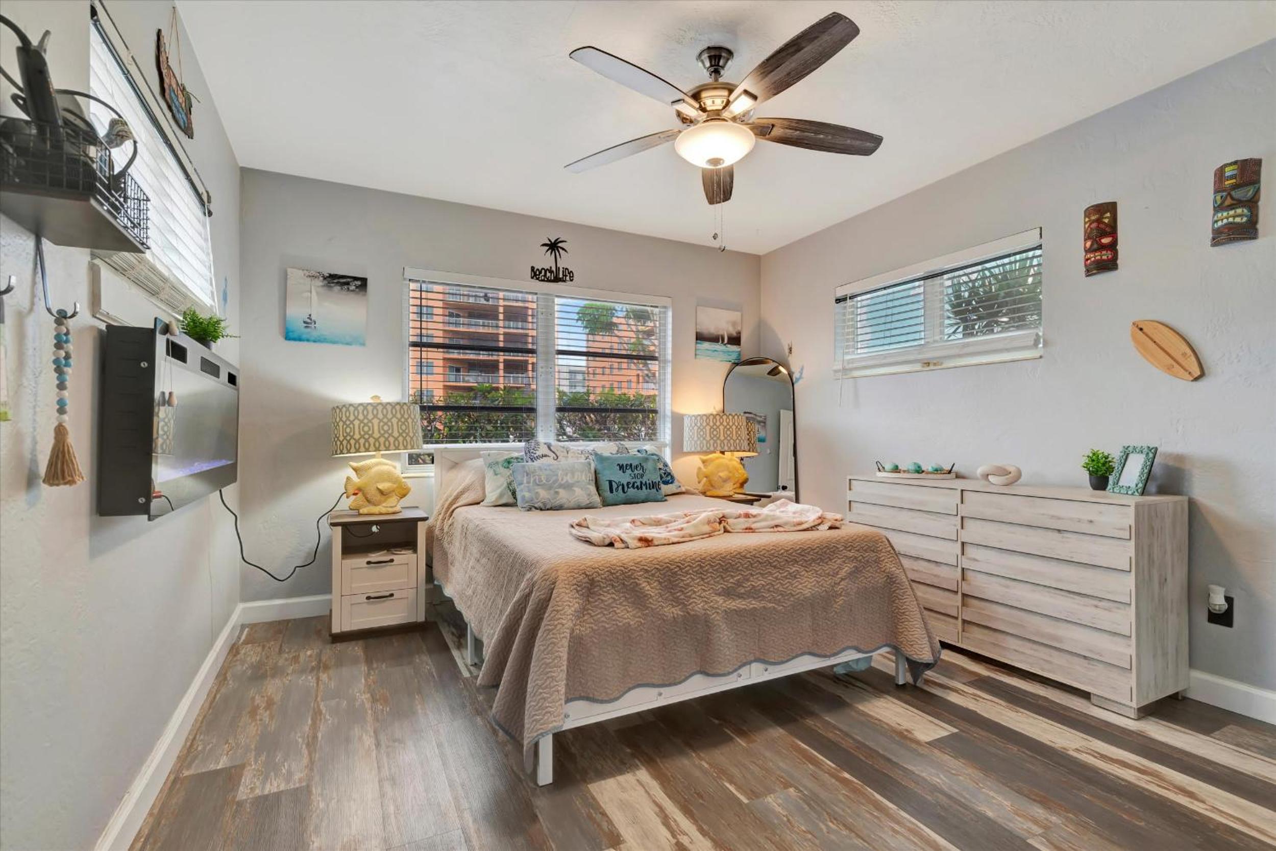 Seashell Suite 2B Pet Friendly Waterfront Dock