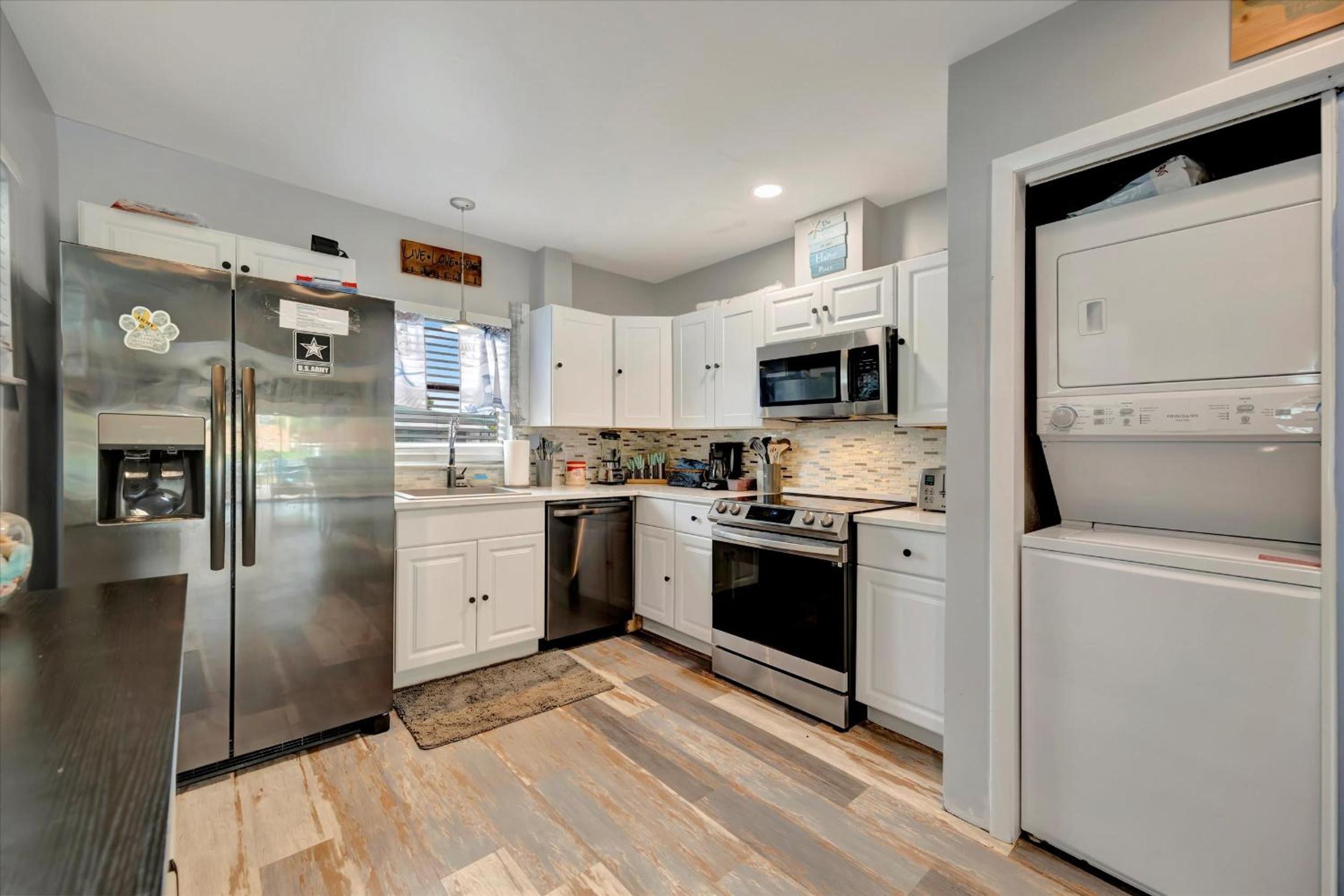 Seashell Suite 2B Pet Friendly Waterfront Dock