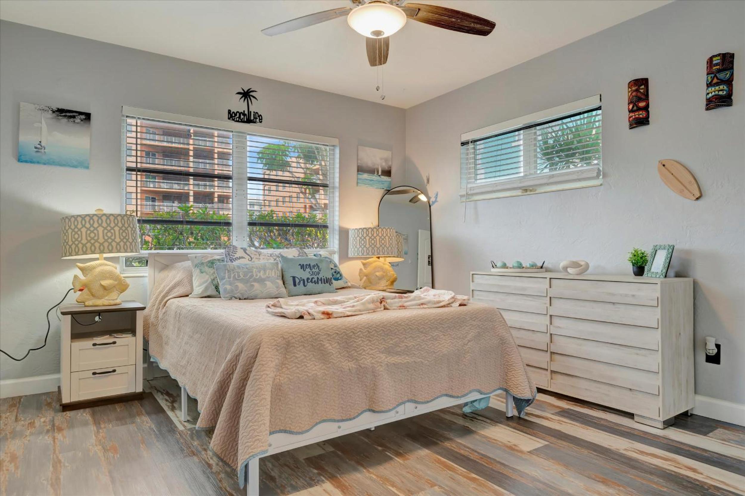 Seashell Suite 2B Pet Friendly Waterfront Dock