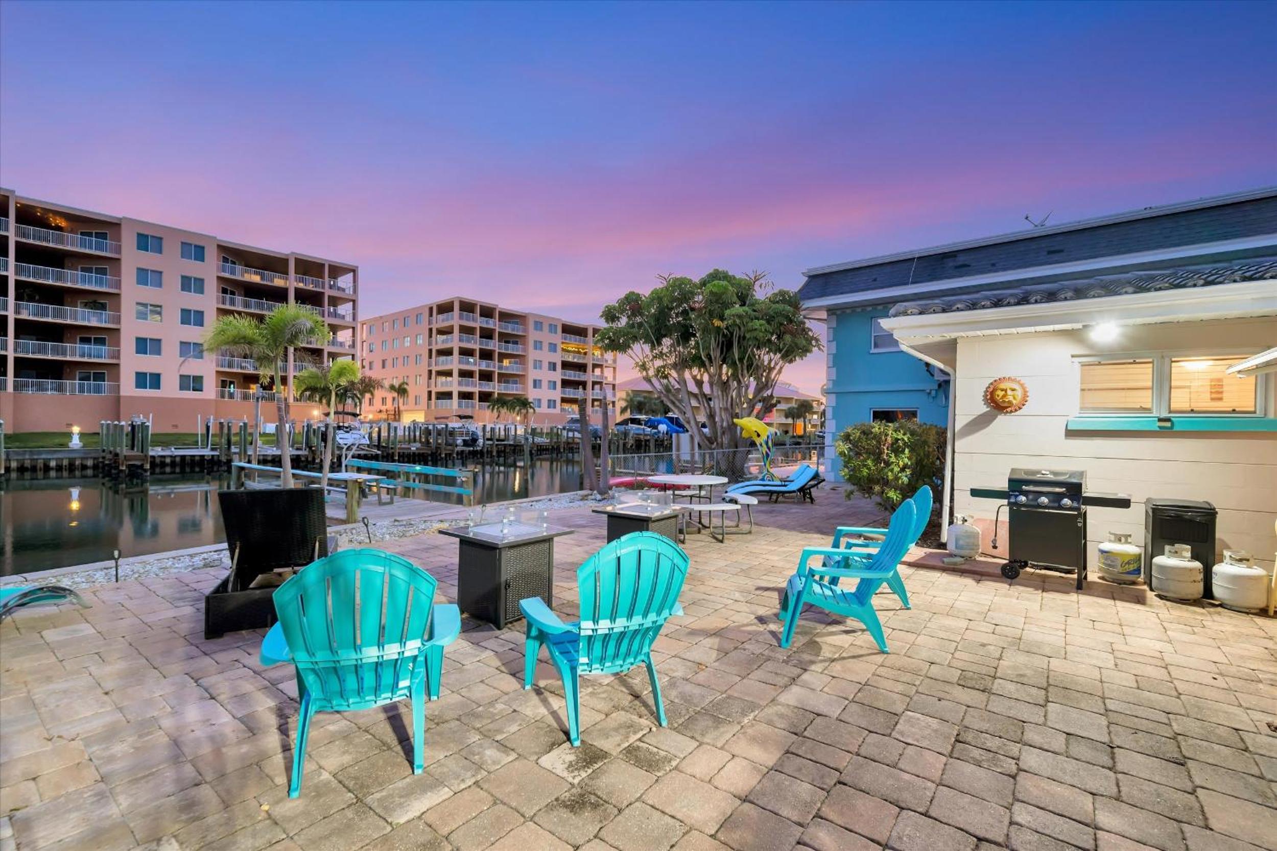 Seashell Suite 2B Pet Friendly Waterfront Dock
